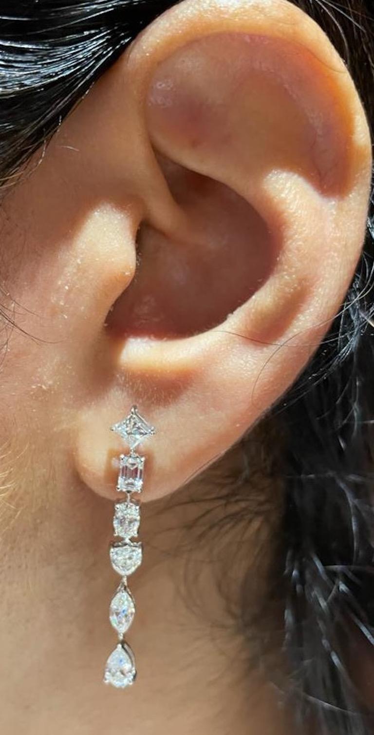 Blend in like a star
The Estella diamond drop earring is carefully crafted with all the trending diamonds - marquise, pear, emerald, oval, princess, and heart in a classic design that pairs well with the day and the night. Set in 14 kt white gold.