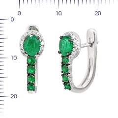 Orecchini Fancy Emerald White Diamond in oro bianco con chiusura a leva