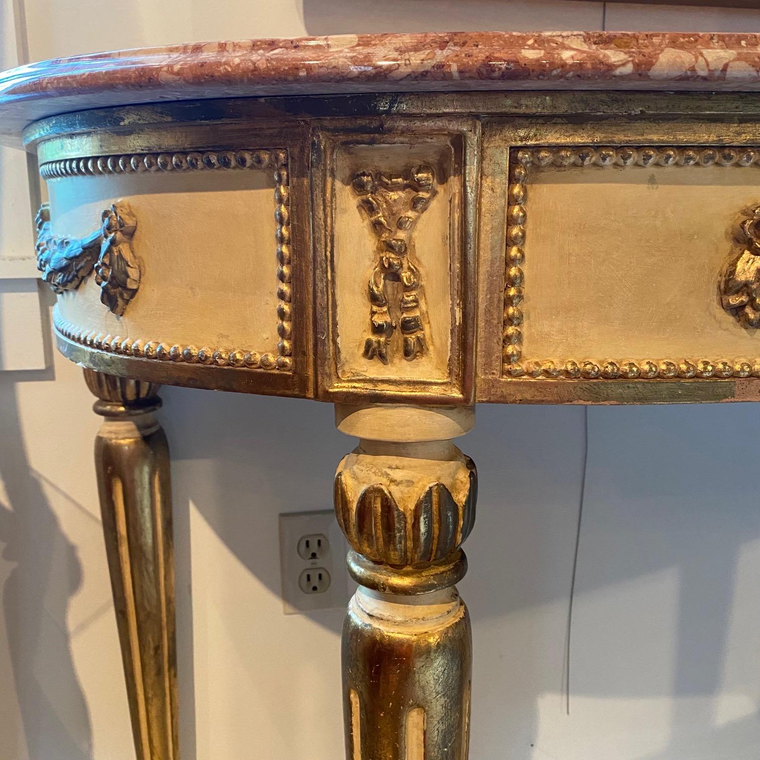 20ième siècle Table console demi-lune française de style Louis XVI en bois doré et plateau en marbre en vente