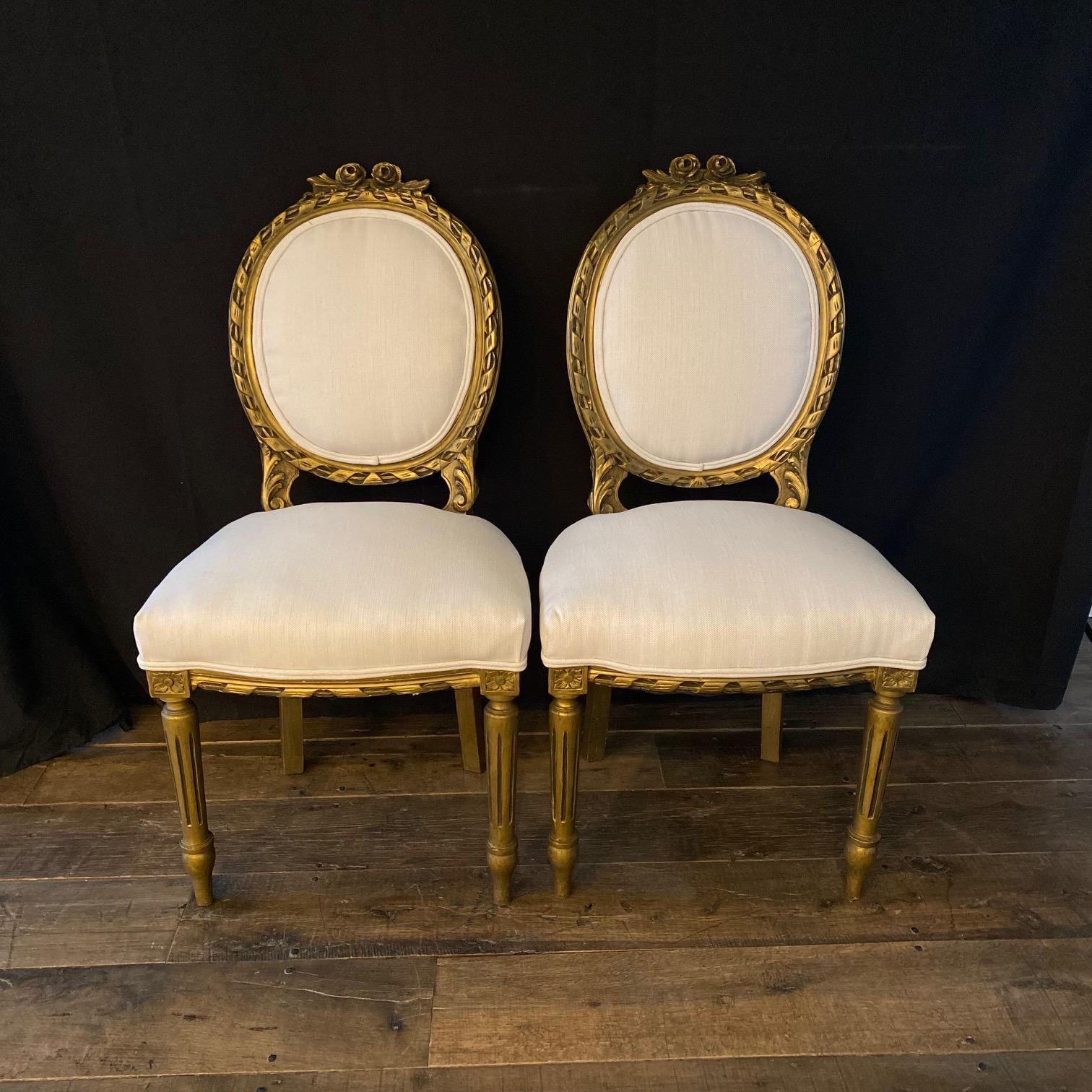 Fancy French Louis XVI Style Carved & Painted Bergere Giltwood Chairs  For Sale 5