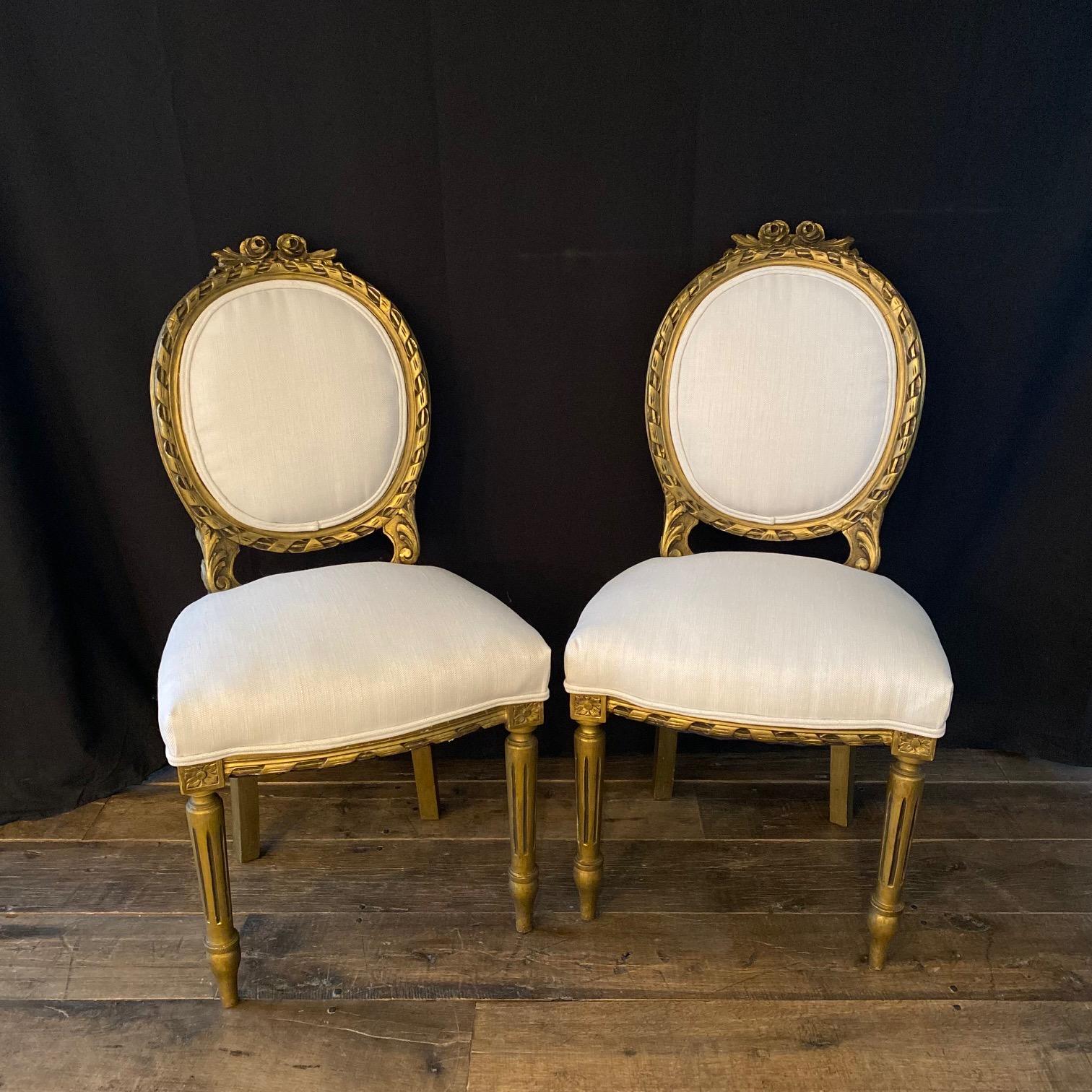 Fancy French Louis XVI Style Carved & Painted Bergere Giltwood Chairs  For Sale 4
