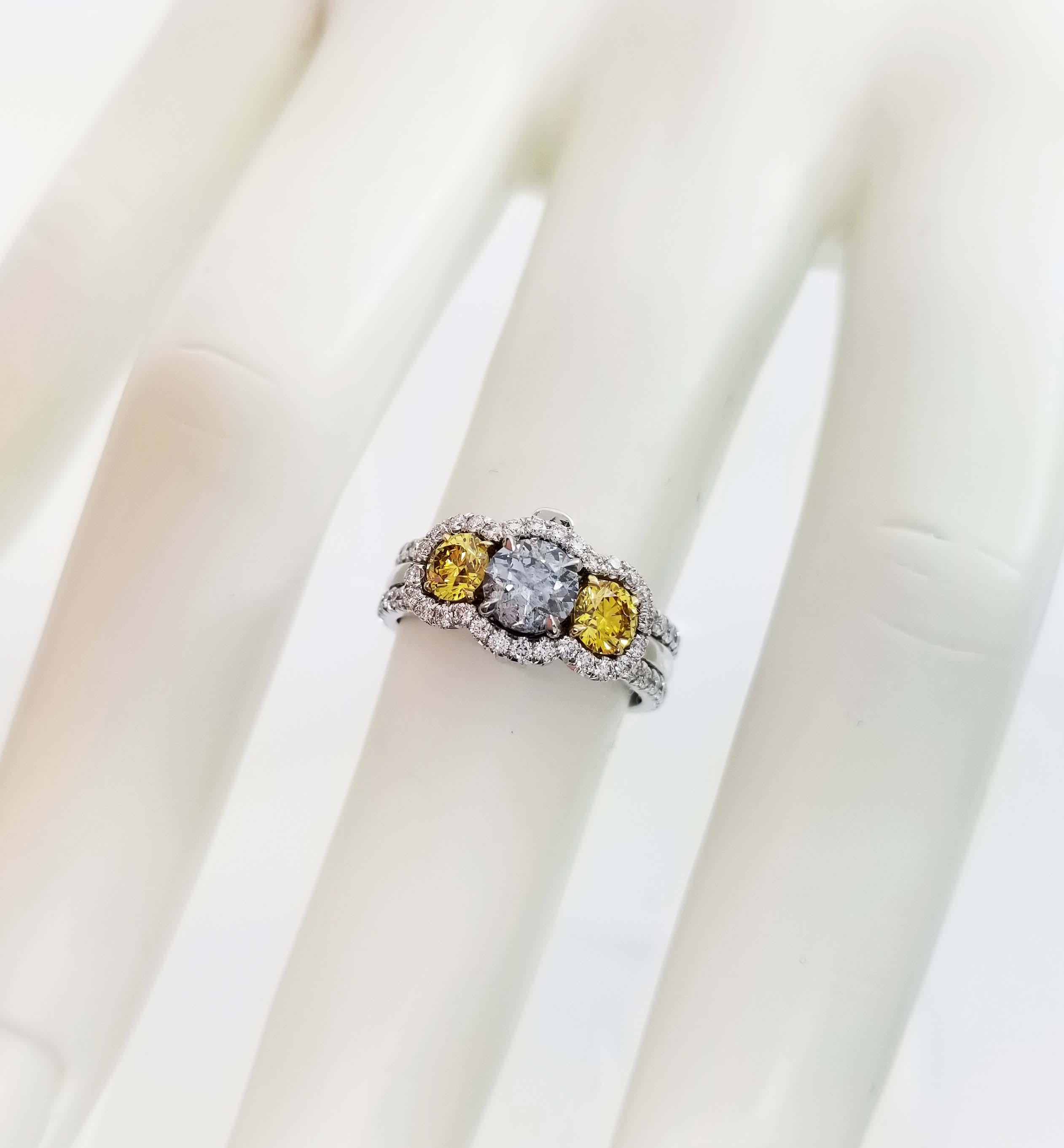 Verlobungsring aus Platin mit grau-blauen und leuchtend gelben Diamanten, GIA (Zeitgenössisch) im Angebot