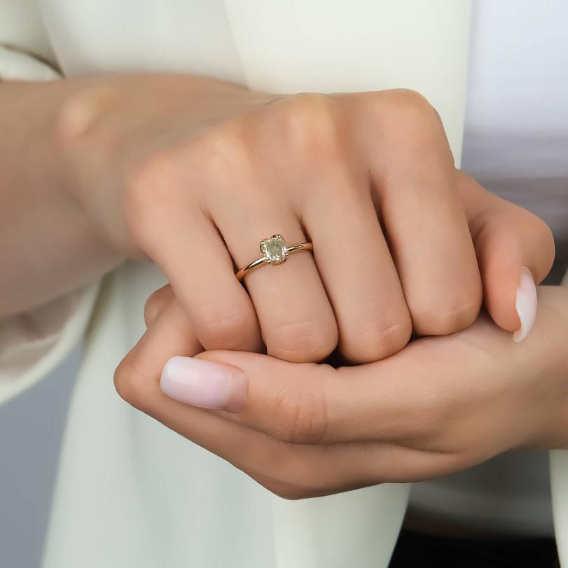 Moderne Bague de fiançailles grise fantaisie de 0,76 carat en vente