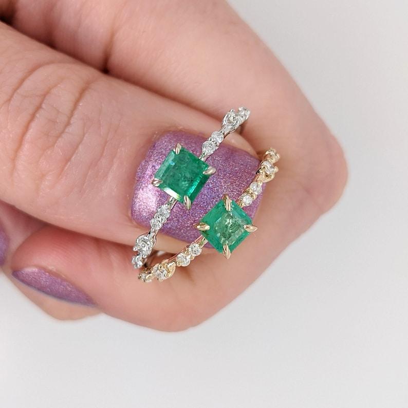 Bague Asscher 4 mm avec émeraude verte fantaisie et diamants extraits de la terre en or massif 14 carats Pour femmes en vente