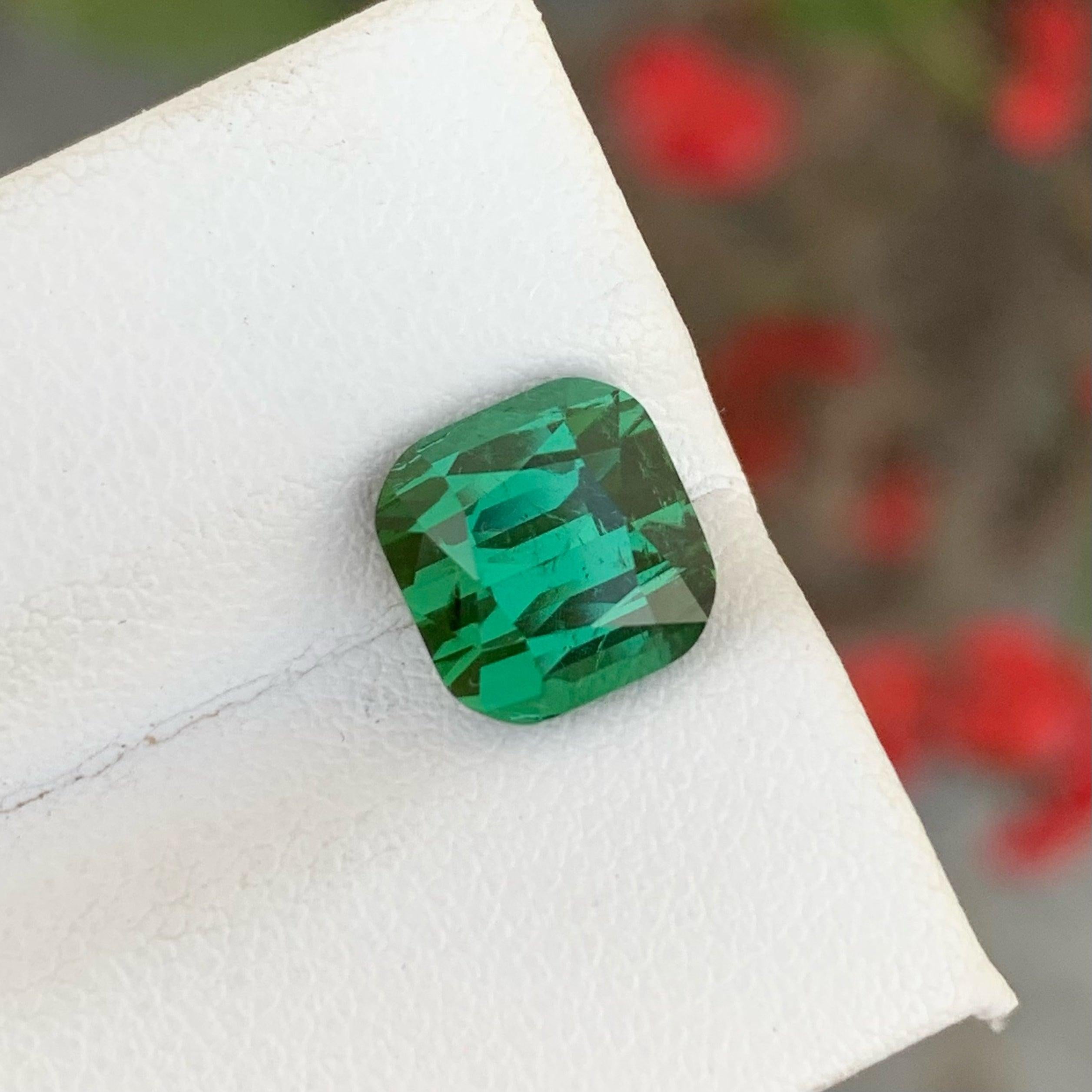 Fancy Greenish Blue Loose Tourmaline Gemstone 3.60 Carats In New Condition For Sale In Bangkok, TH