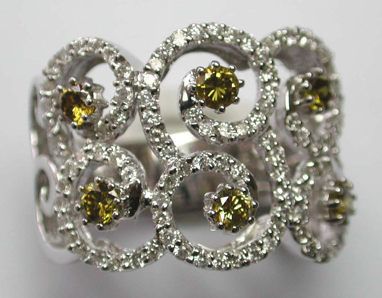 Ausgefallener grünlich-gelber Diamant-Verlobungsring Damen im Angebot