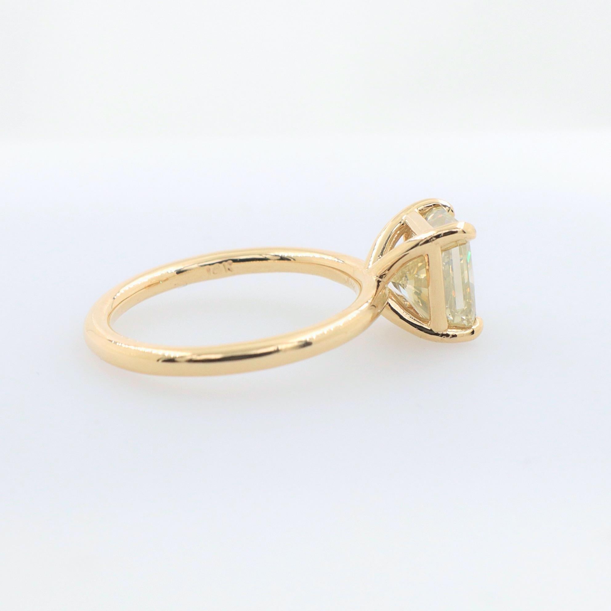 Fancy Greyish Yellow Radiant Cut 2.10 Carat Diamond Solitaire Ring 14 Karat EGL For Sale 4
