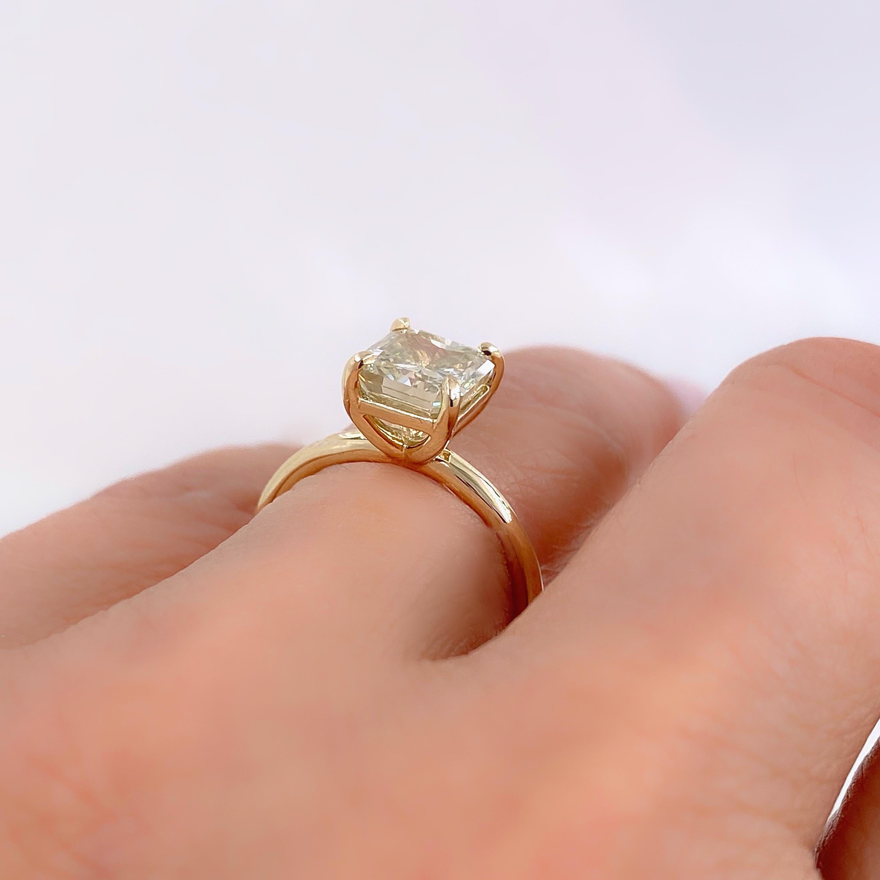 Fancy Greyish Yellow Radiant Cut 2.10 Carat Diamond Solitaire Ring 14 Karat EGL In Excellent Condition For Sale In San Diego, CA