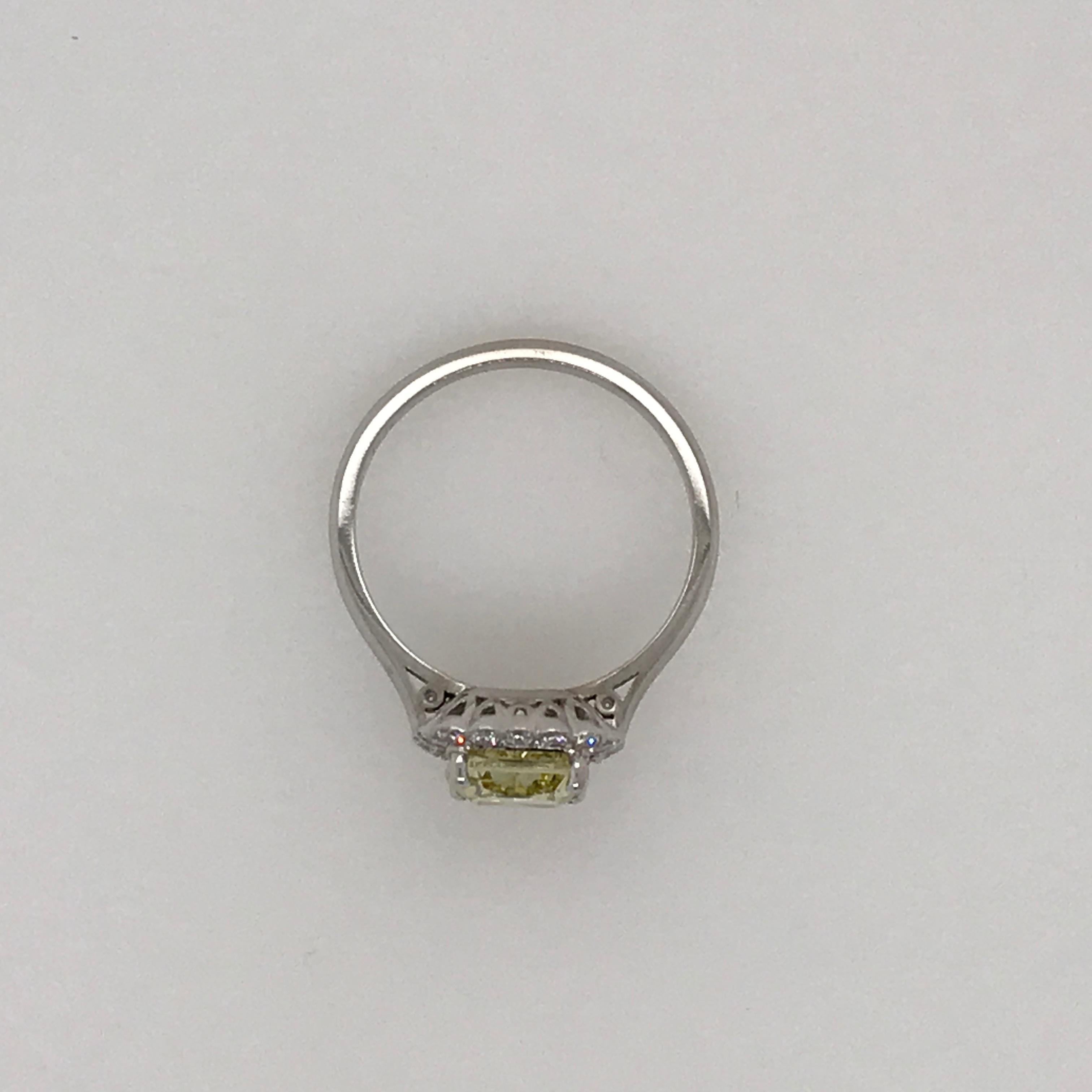 Fancy Intense Yellow Cushion Cut Diamond in Diamond Scalloped Cluster Ring 18ct In Excellent Condition For Sale In Armadale, Victoria