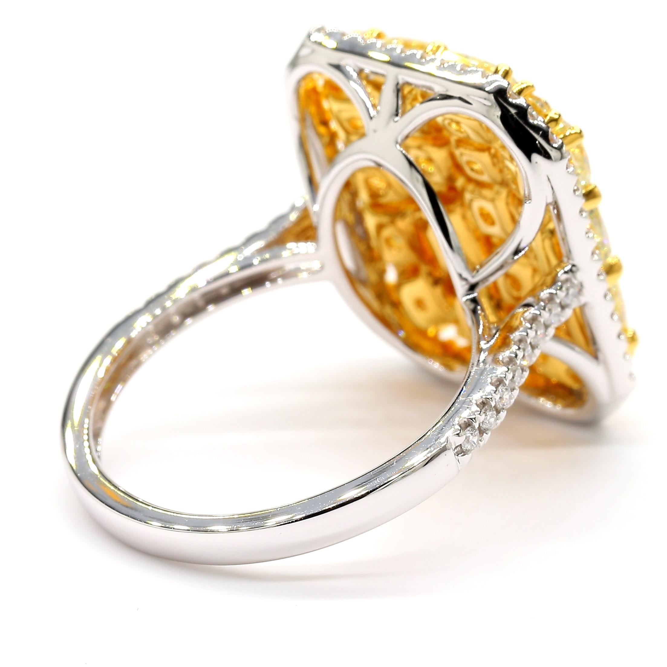 MDJ Fancy Intense Yellow Diamond Cluster Ring 4.99 Carati 18K YG *1 of a Kind* In condizioni Nuovo in vendita a New York, NY