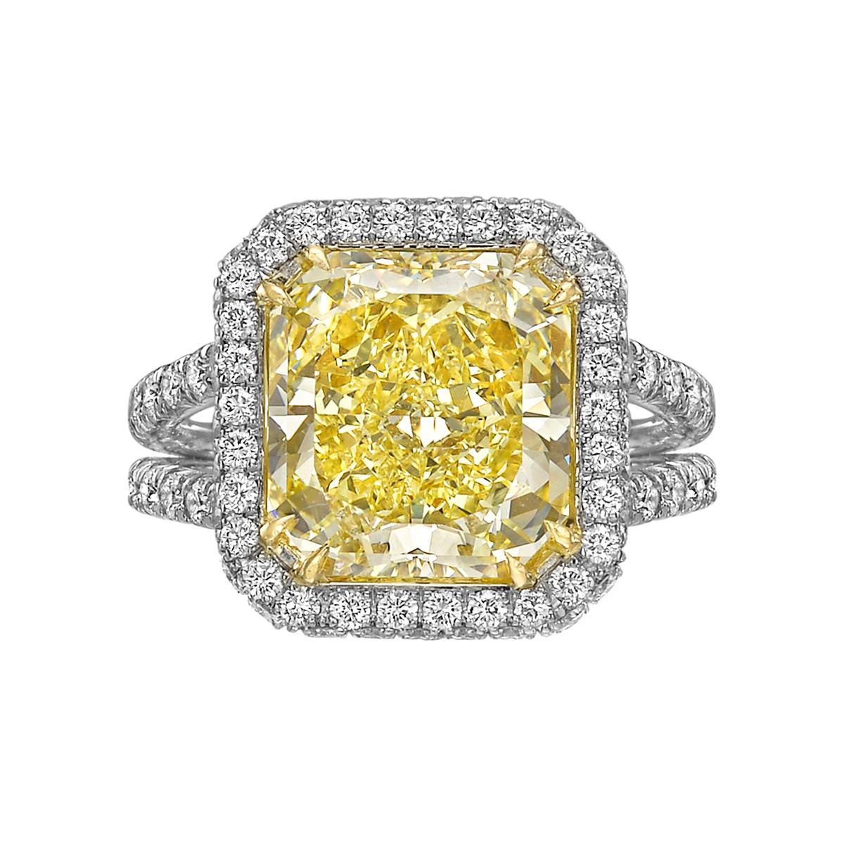 Fancy Intense Yellow Diamond Halo Ring In Excellent Condition In Greenwich, CT