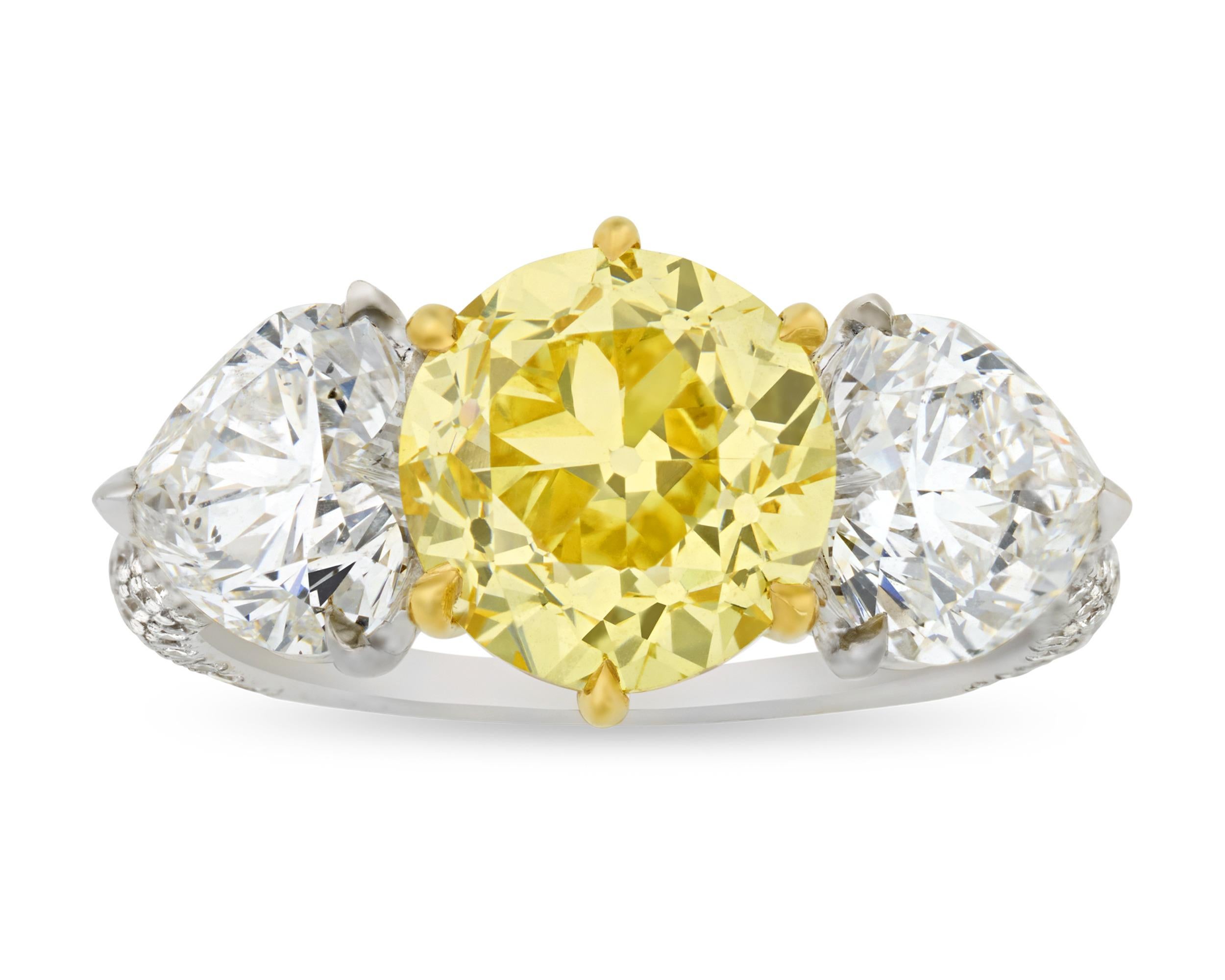 Fancy Intense Yellow Diamond Ring, 2.59 Carats In Excellent Condition For Sale In New Orleans, LA