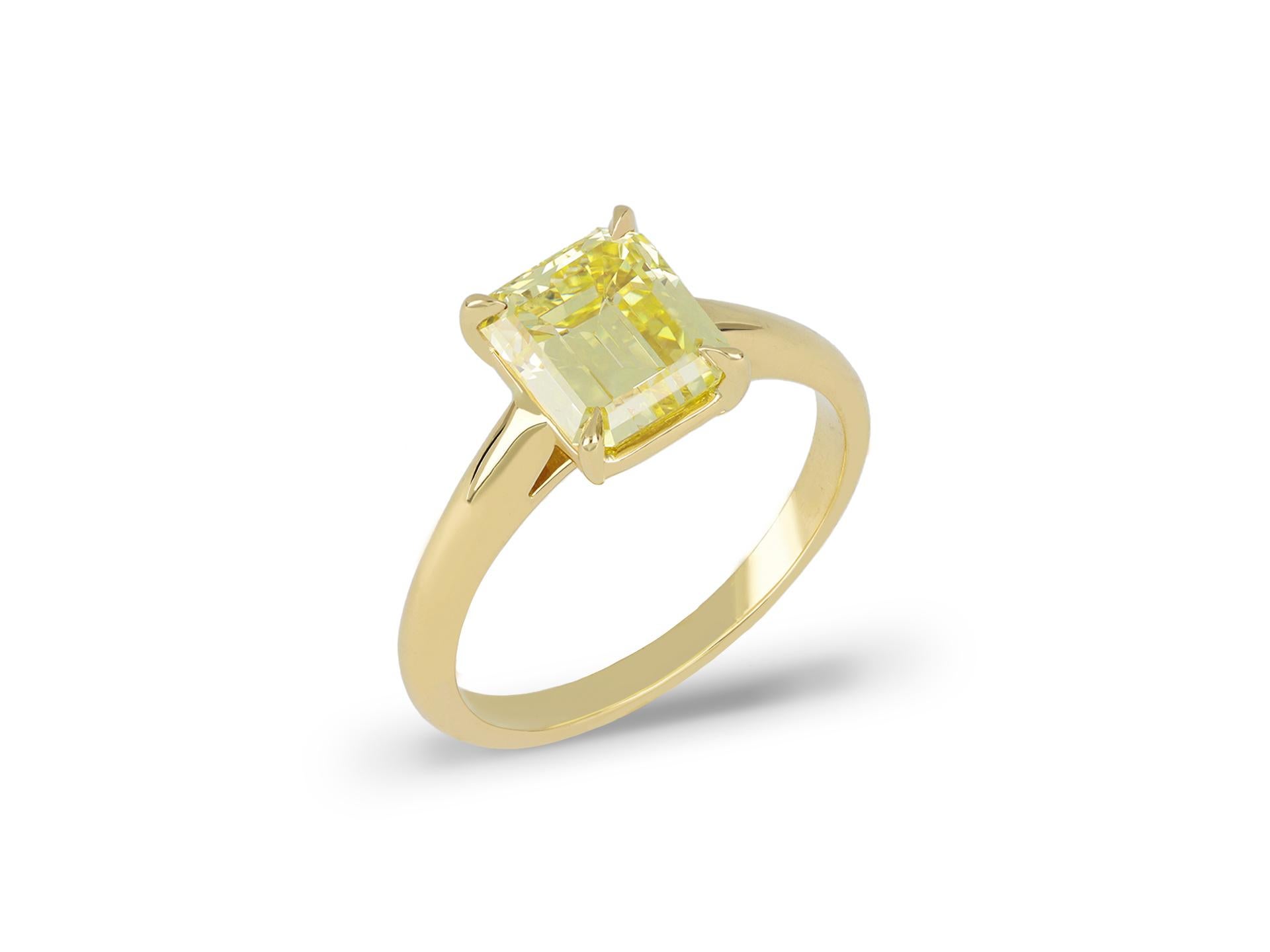 Solitär-Diamantring in intensivem Gelb. (Achteckschliff) im Angebot