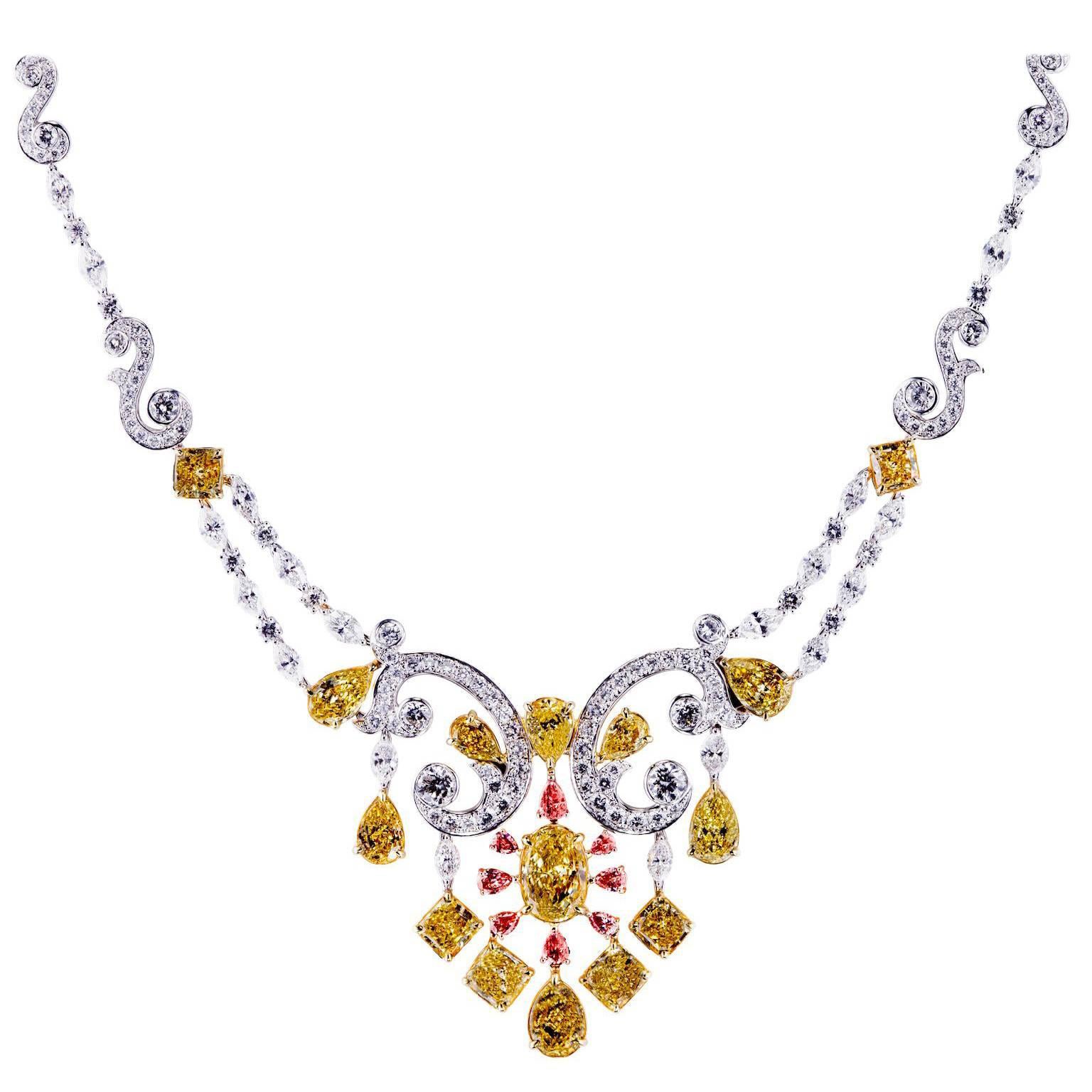 Halskette mit intensiv gelben, rosa und weißen Diamanten aus Fancy