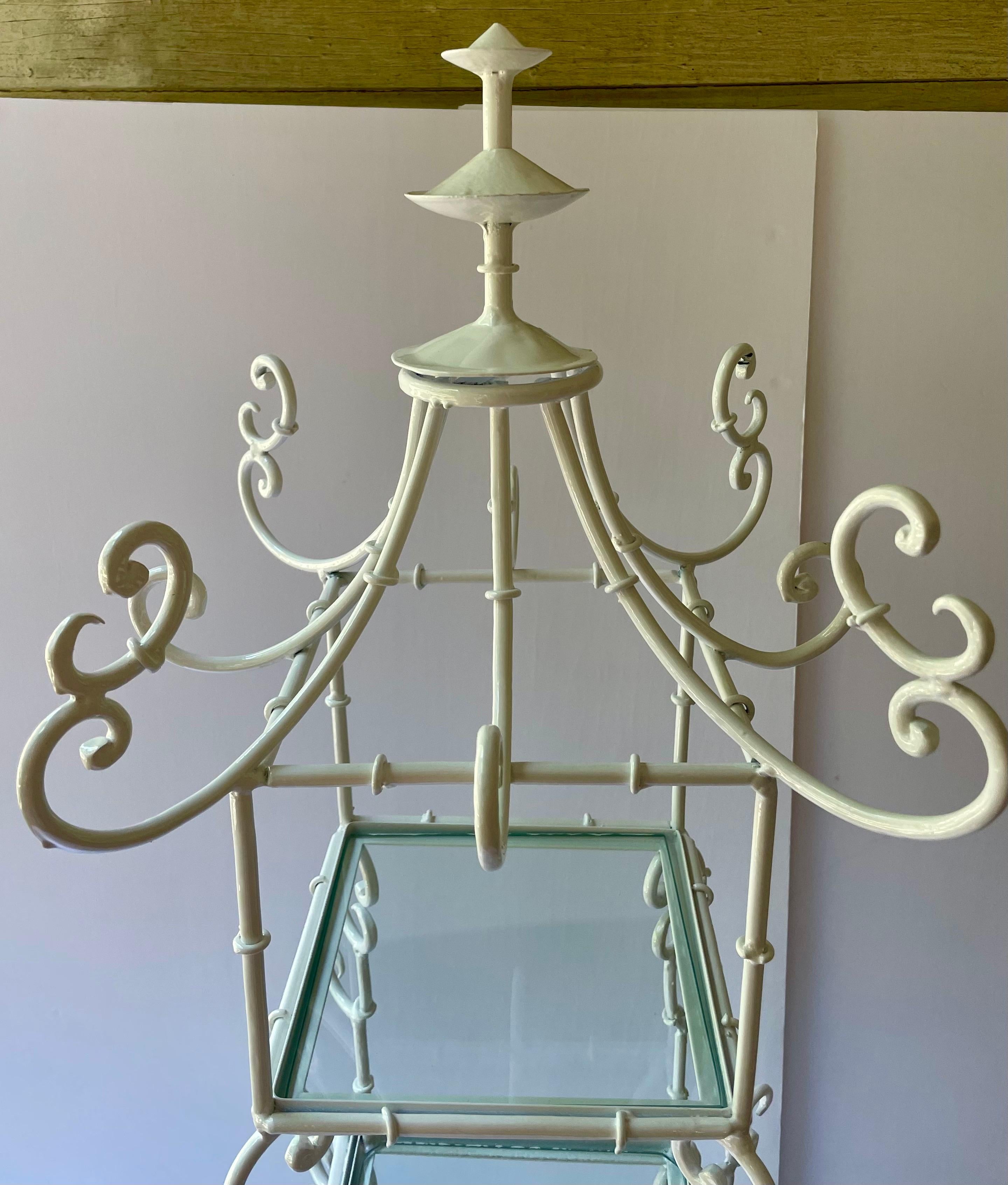 Etagere in ferro battuto con volute italiane di fantasia in vendita 6