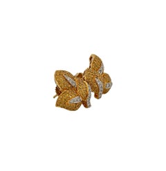 Fancy Leaf Ohrringe mit weißen und gelben Diamanten in Form