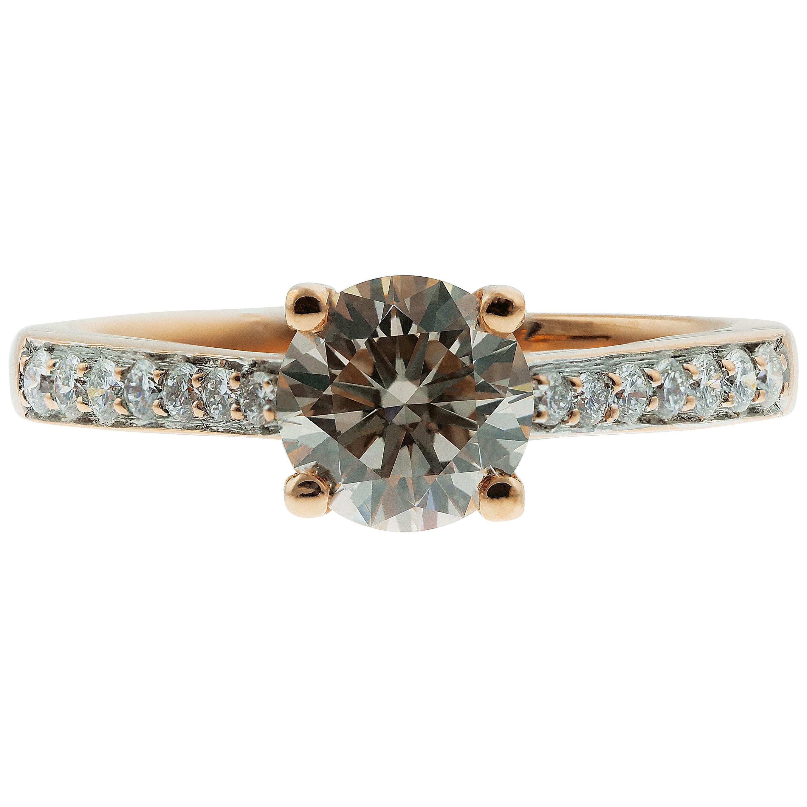 Bague solitaire en diamant de 0,85 ct et pavé de fantaisie de couleur Brown Light / Champagne en vente