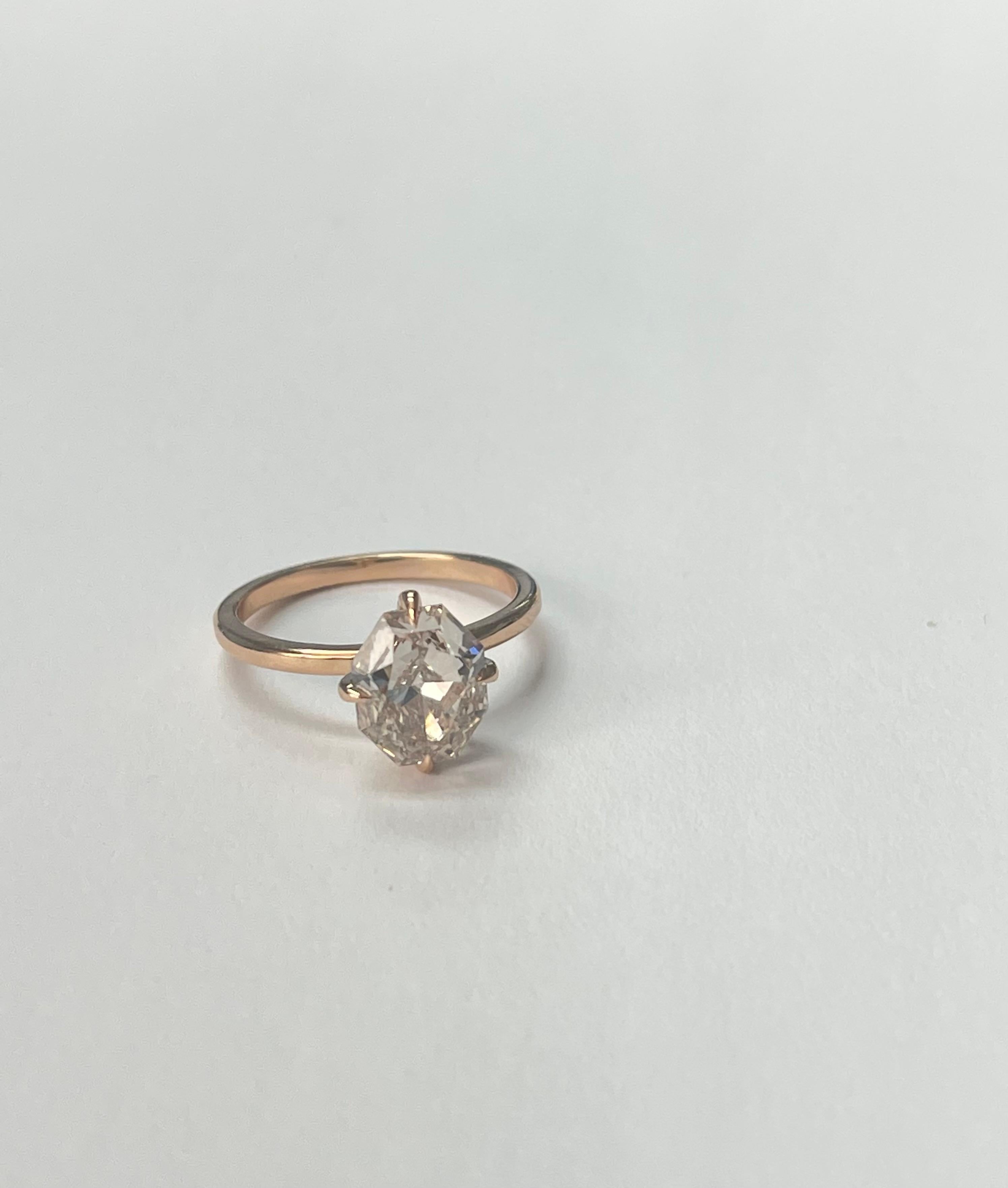 Bague de fiançailles en or rose avec diamant octogonal de couleur brun rosé, GIA en vente 3