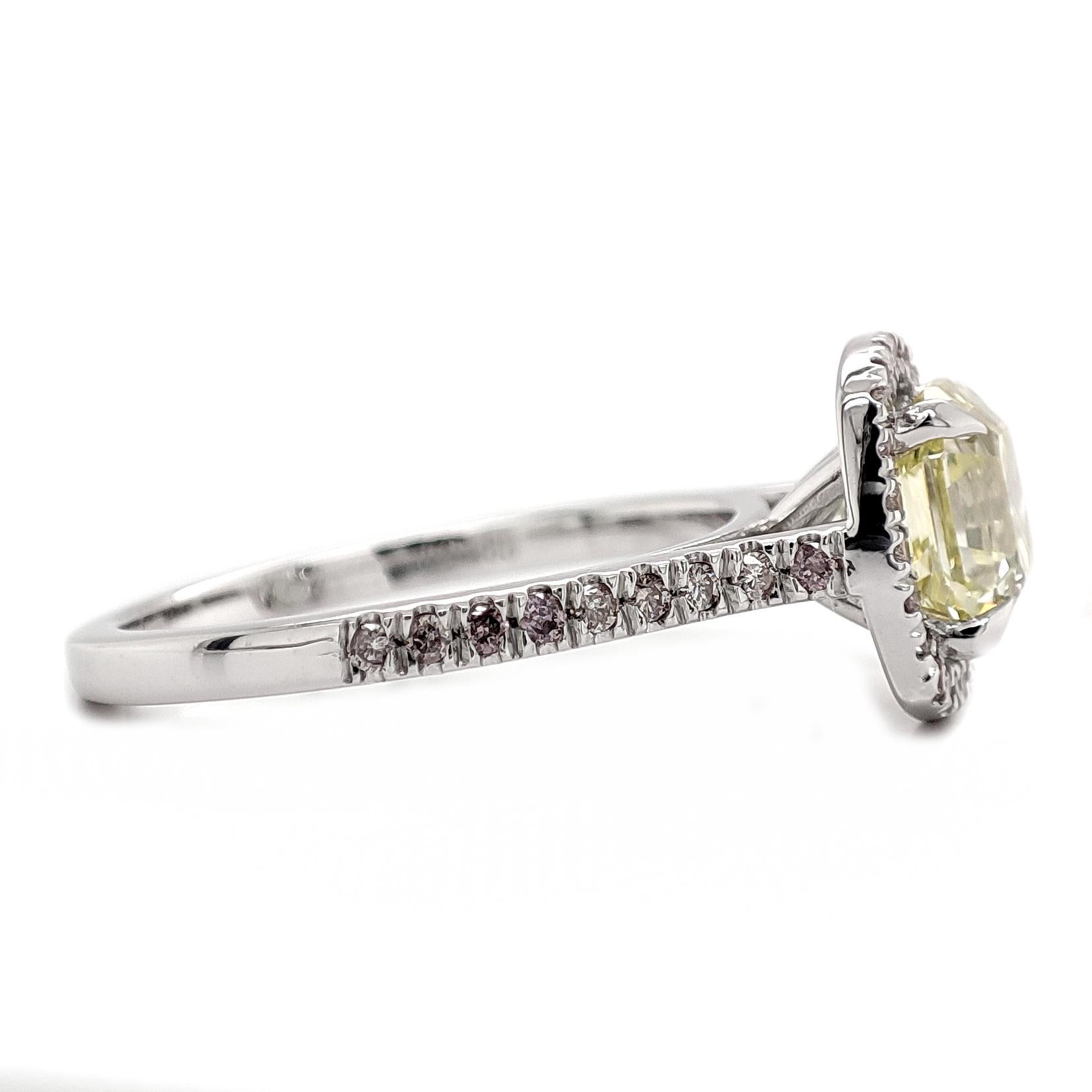 Women's or Men's Fancy Light Yellow Diamond Engagement Ring 14k White Gold (2.25ct tw) For Sale
