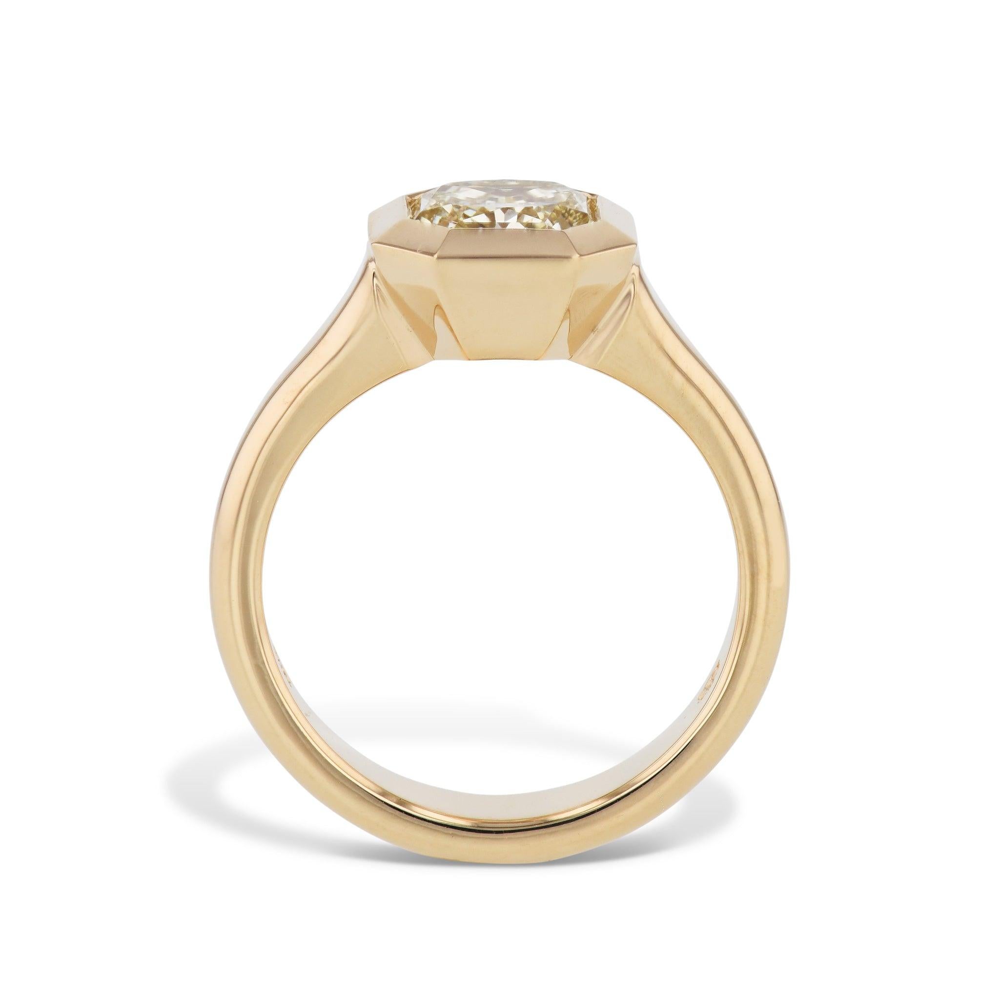 Brilliant Cut Fancy Light Yellow Diamond Engagement Ring For Sale