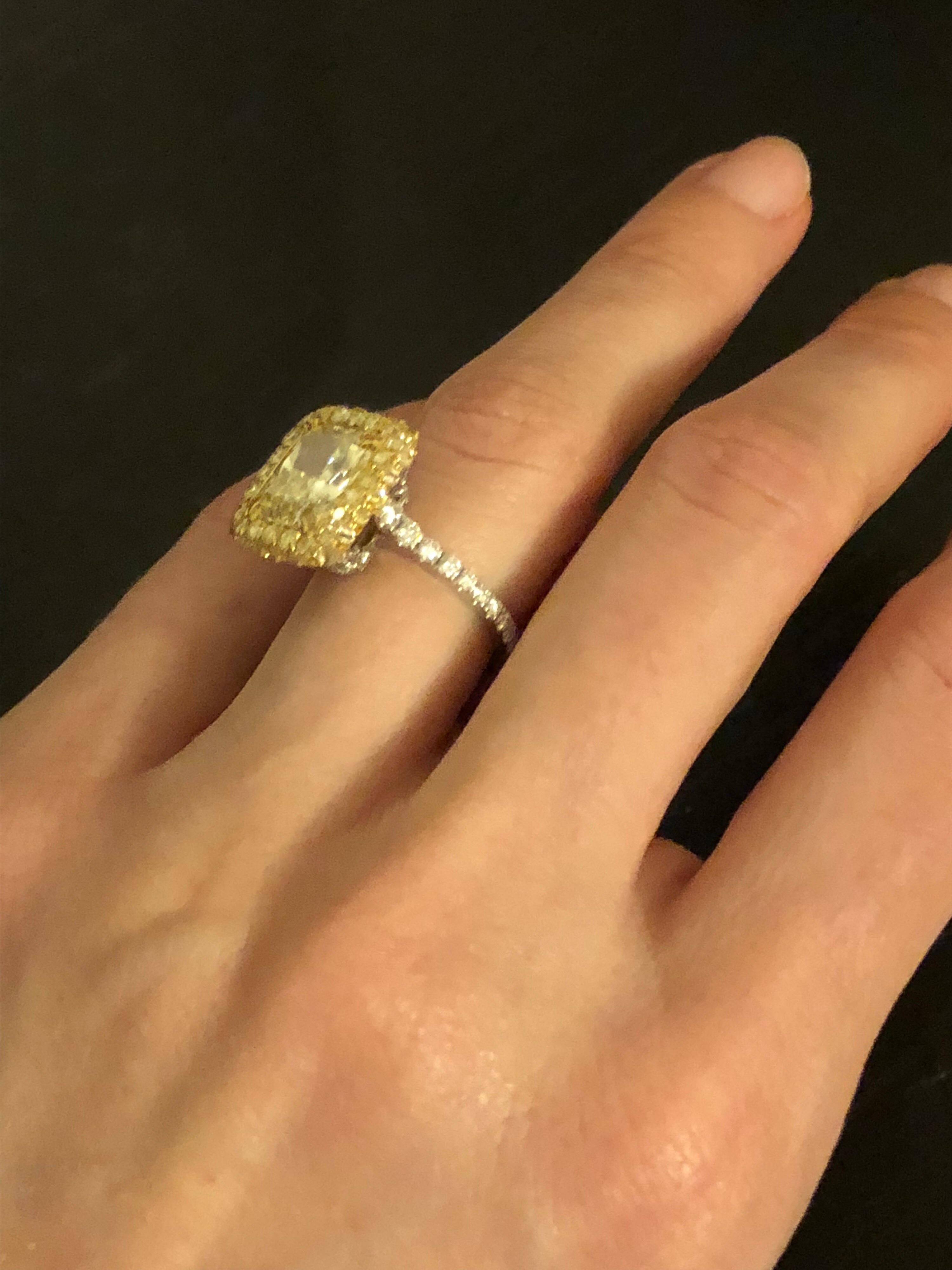 Fancy Light Yellow Diamond Ring 3.78 Carat Radiant Cut GIA Certified In New Condition For Sale In Beverly Hills, CA