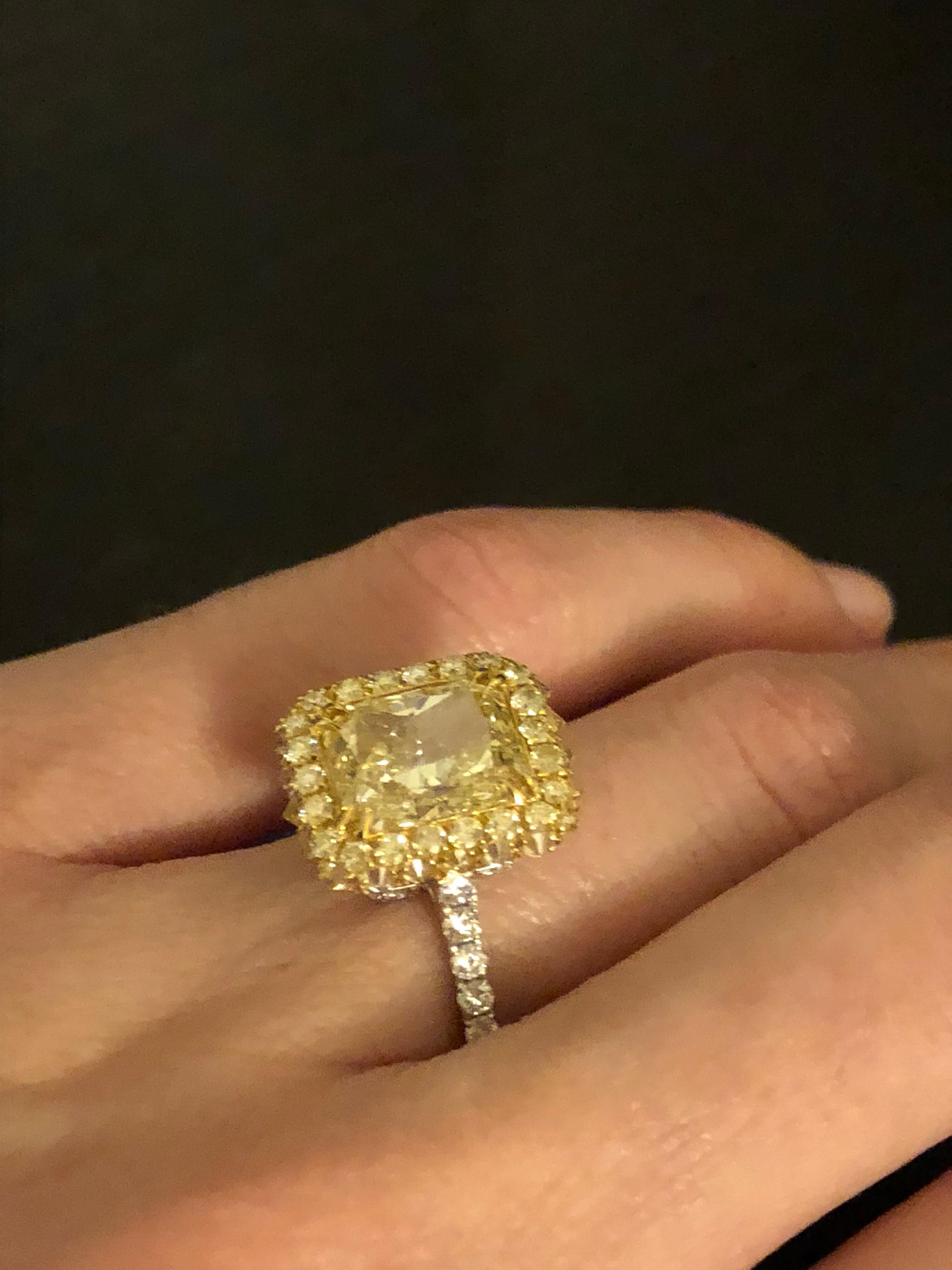 Fancy Light Yellow Diamond Ring 3.78 Carat Radiant Cut GIA Certified For Sale 1