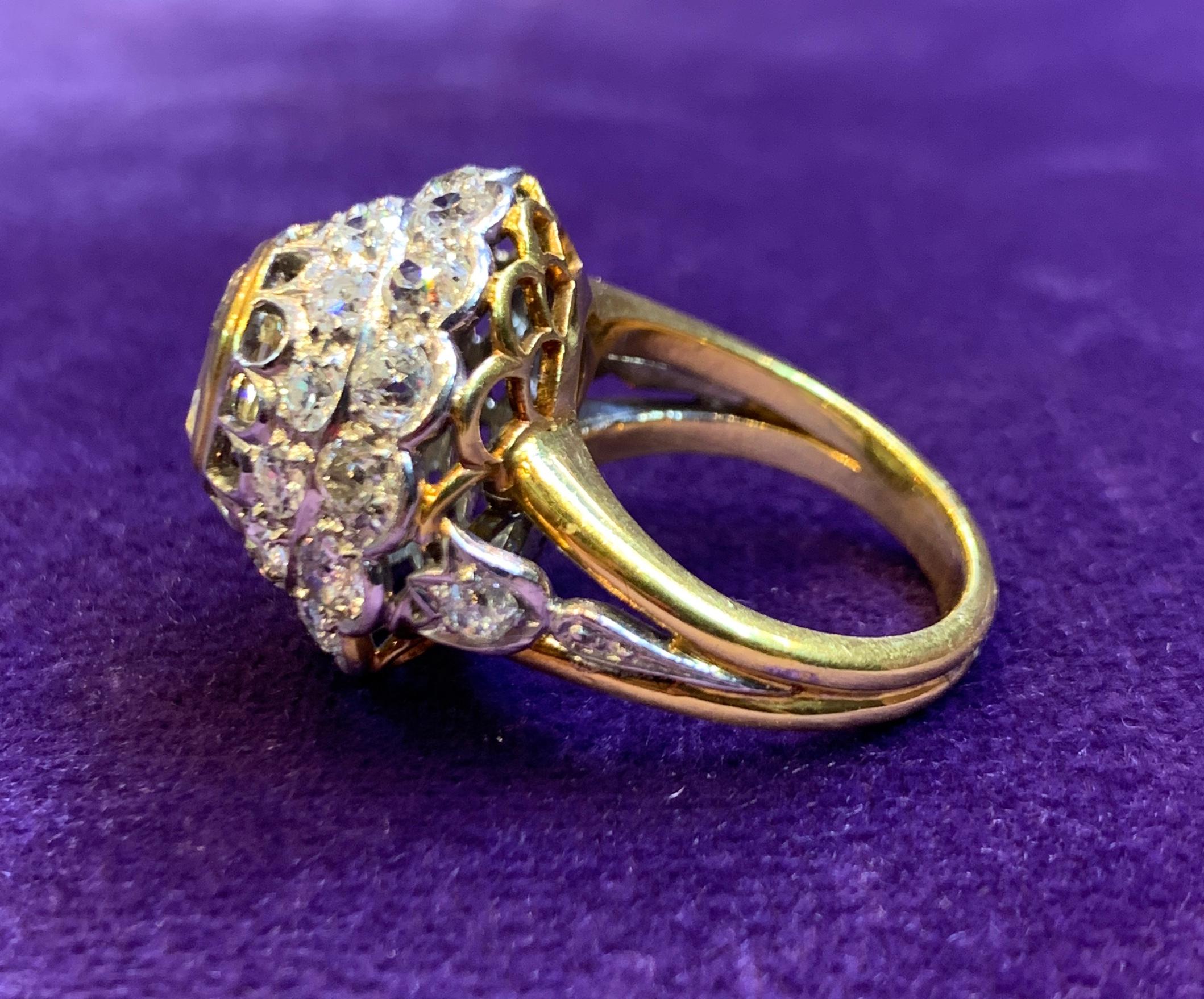 Hellgelber Ring mit Smaragdschliff und Diamant  im Angebot 2