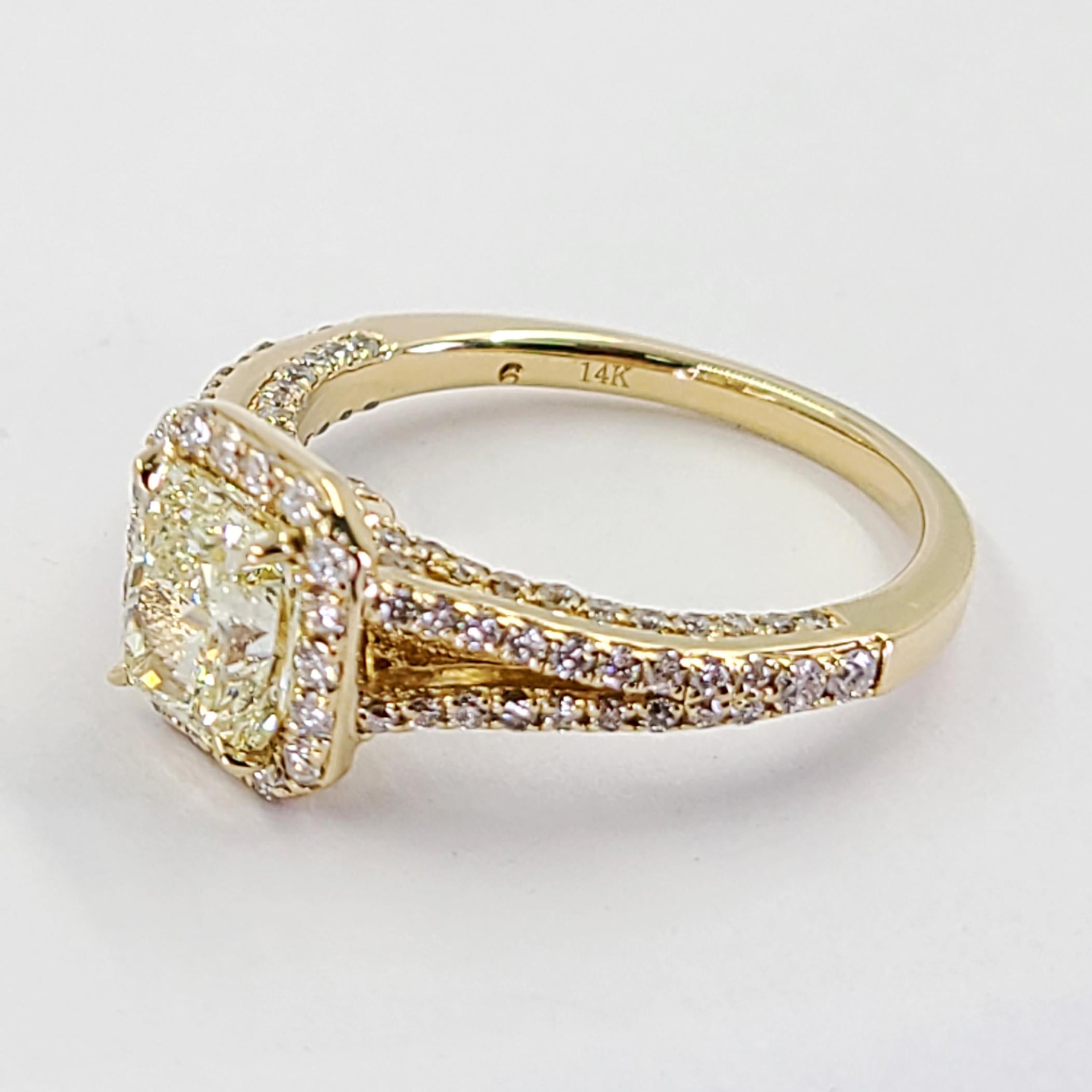 Fancy Light Yellow Radiant Diamond Engagement Ring In Good Condition For Sale In Coral Gables, FL