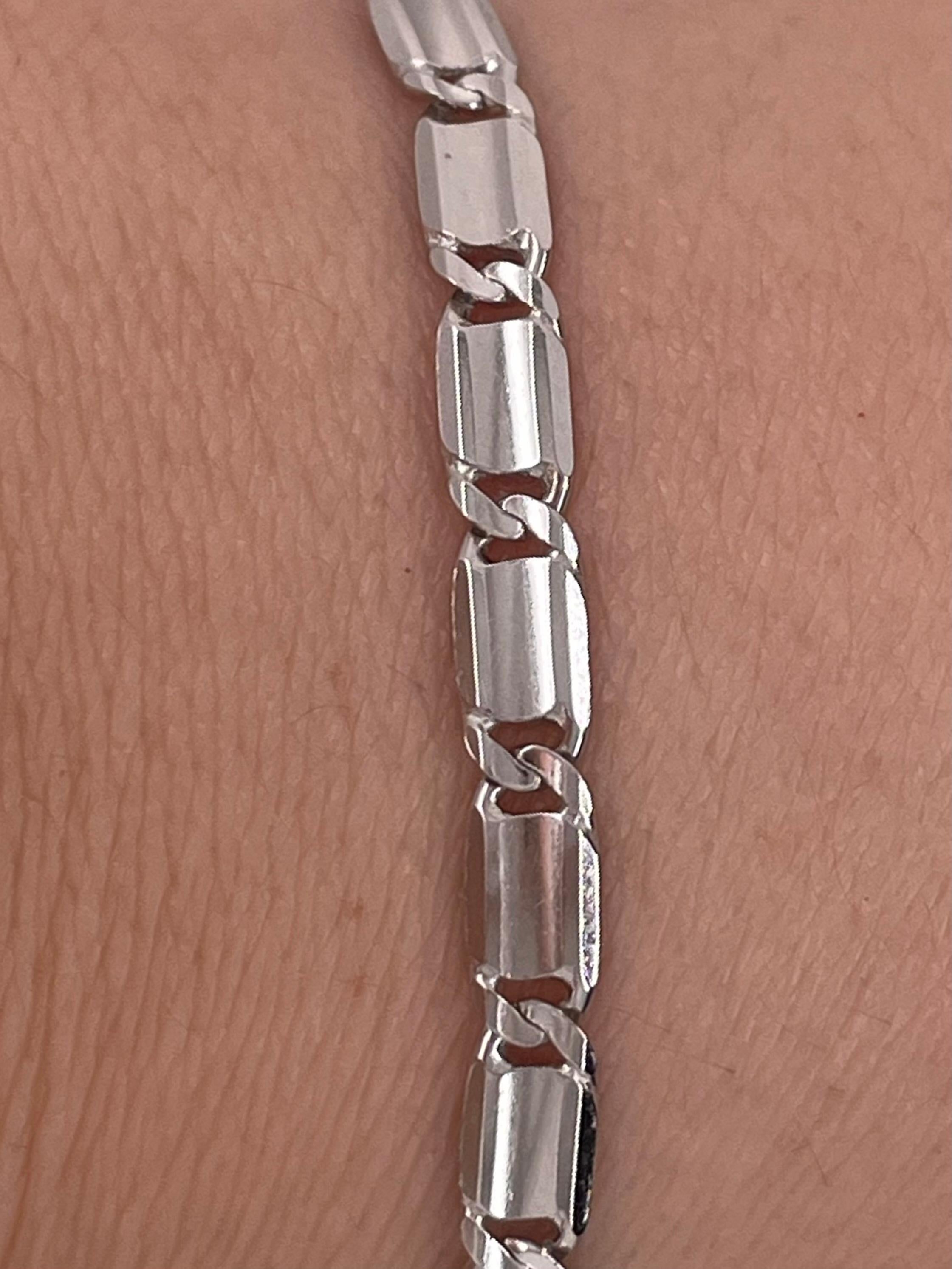 Contemporain Bracelet fantaisie en or blanc 14 carats en vente