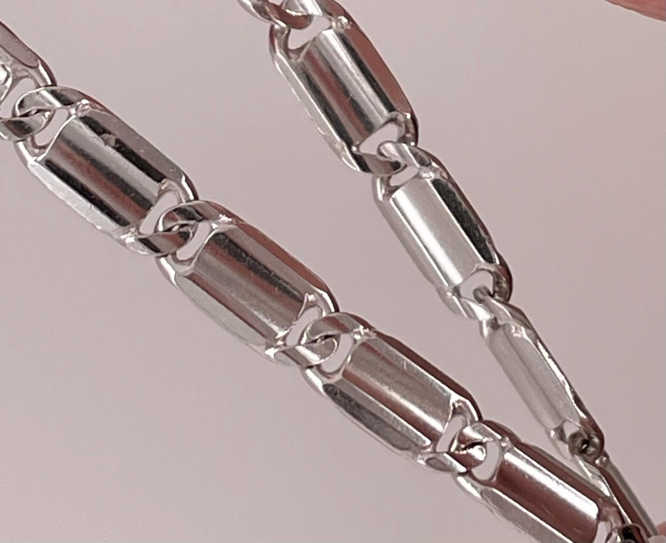 Bracelet fantaisie en or blanc 14 carats en vente 1