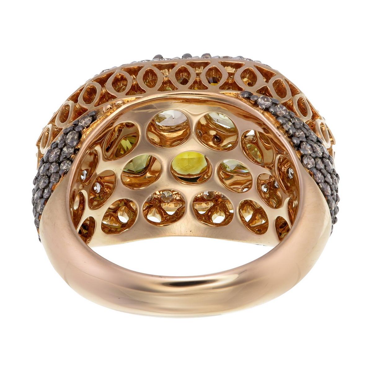 Fancy Mixed Color Diamond Halo Ring in skulpturalen 18k Rose Gold Einstellung (Rosenschliff) im Angebot