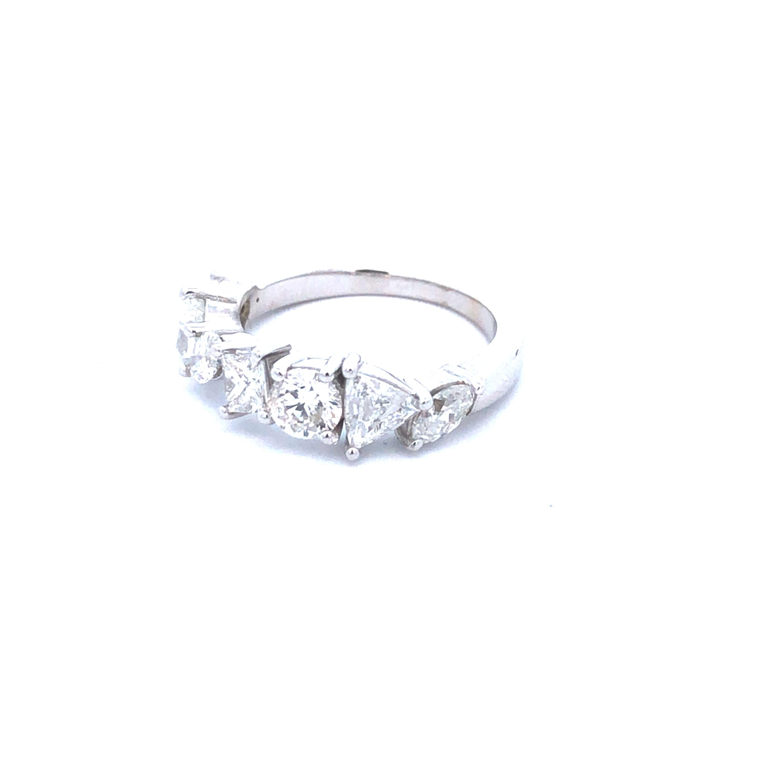 Fancy Multi Shape Diamant-Ringband 1,55ct 18k WG (Gemischter Schliff) im Angebot