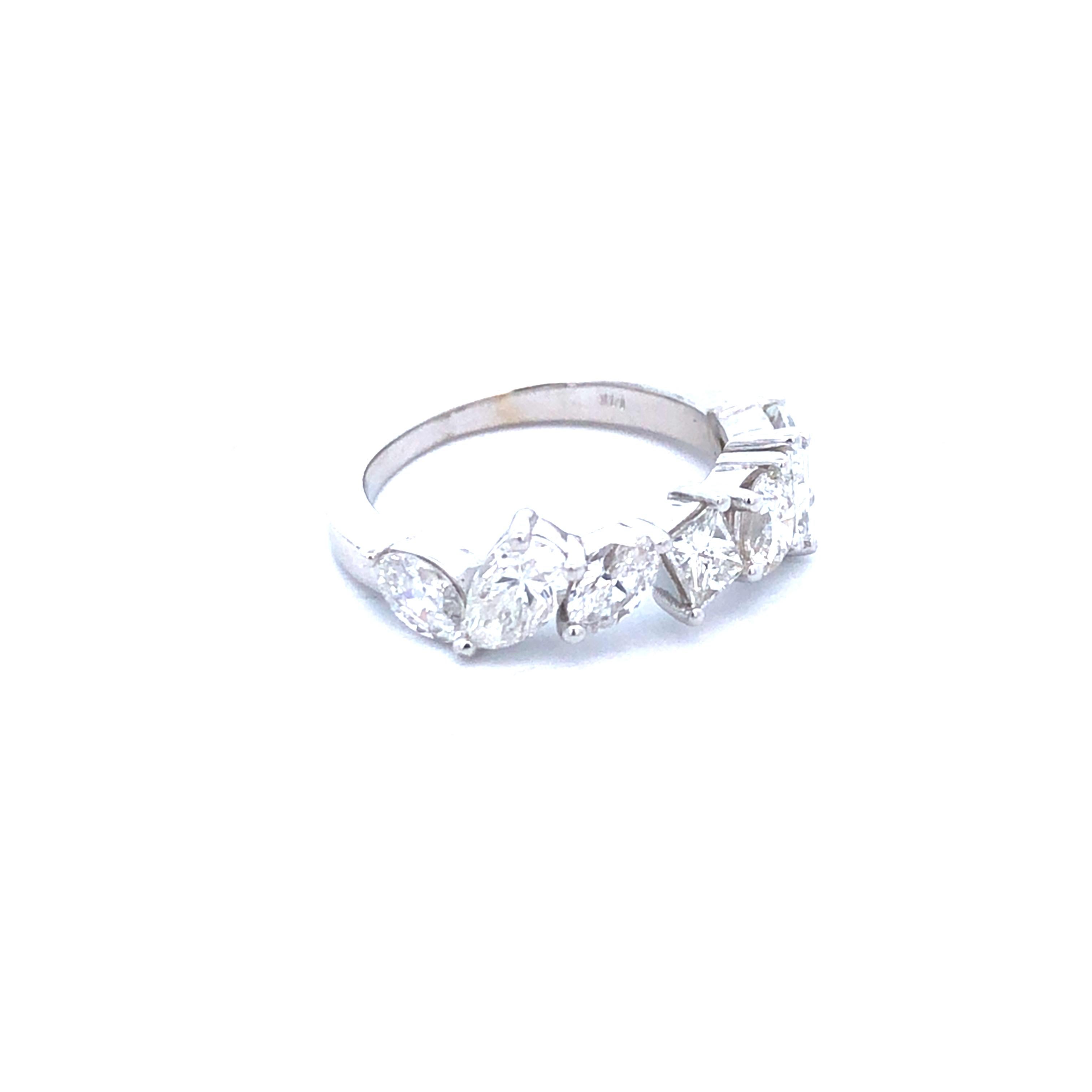 Fancy Multi Shape Diamant-Ringband 1,55ct 18k WG im Zustand „Neu“ im Angebot in New York, NY