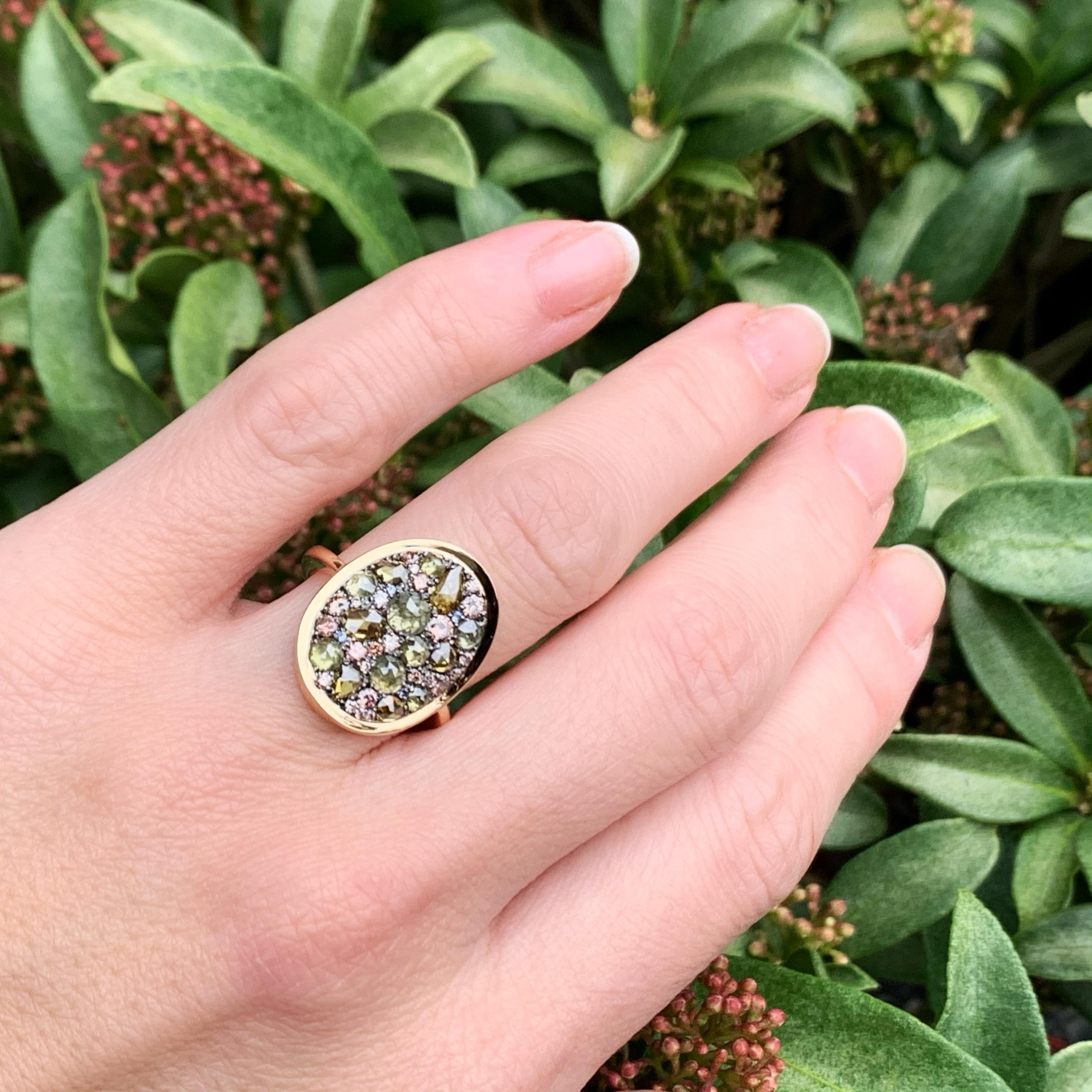 Women's Fancy Olive Green Pink Diamond, Rose Cut & Briljant-Cut Diamond Pave Mosaic Ring