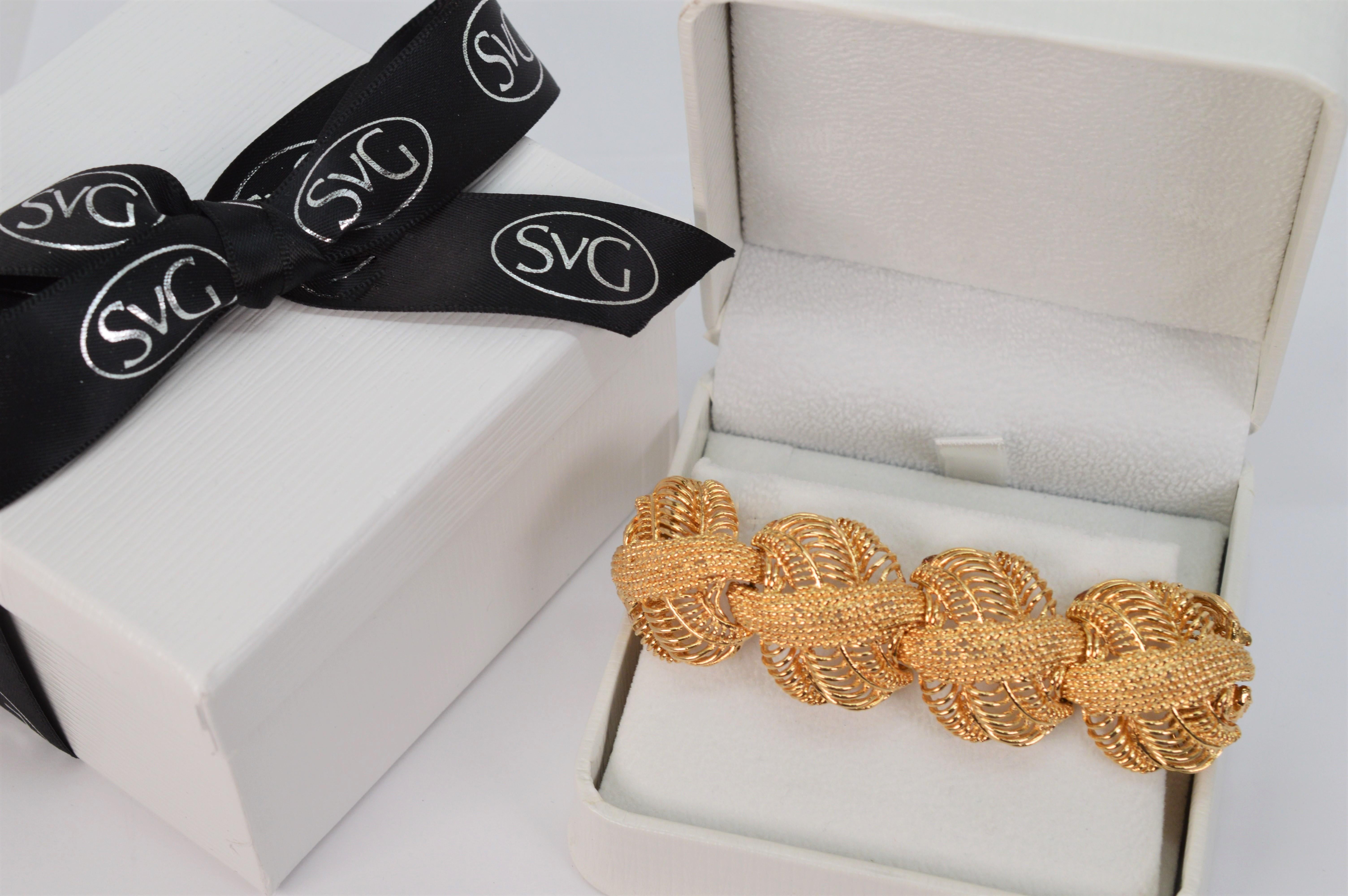 Fancy Open Weave 14 Karat Yellow Gold Rosette Inspired Bracelet For Sale 2