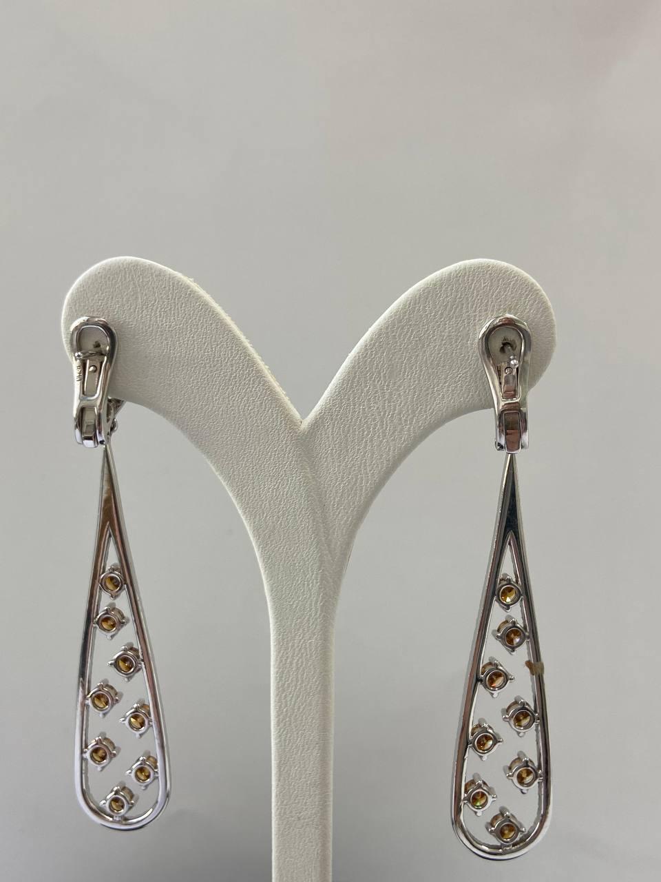 Women's Fancy Orange Diamond Earrings Total Carat Weight 4.69 Ct in White Gold For Sale