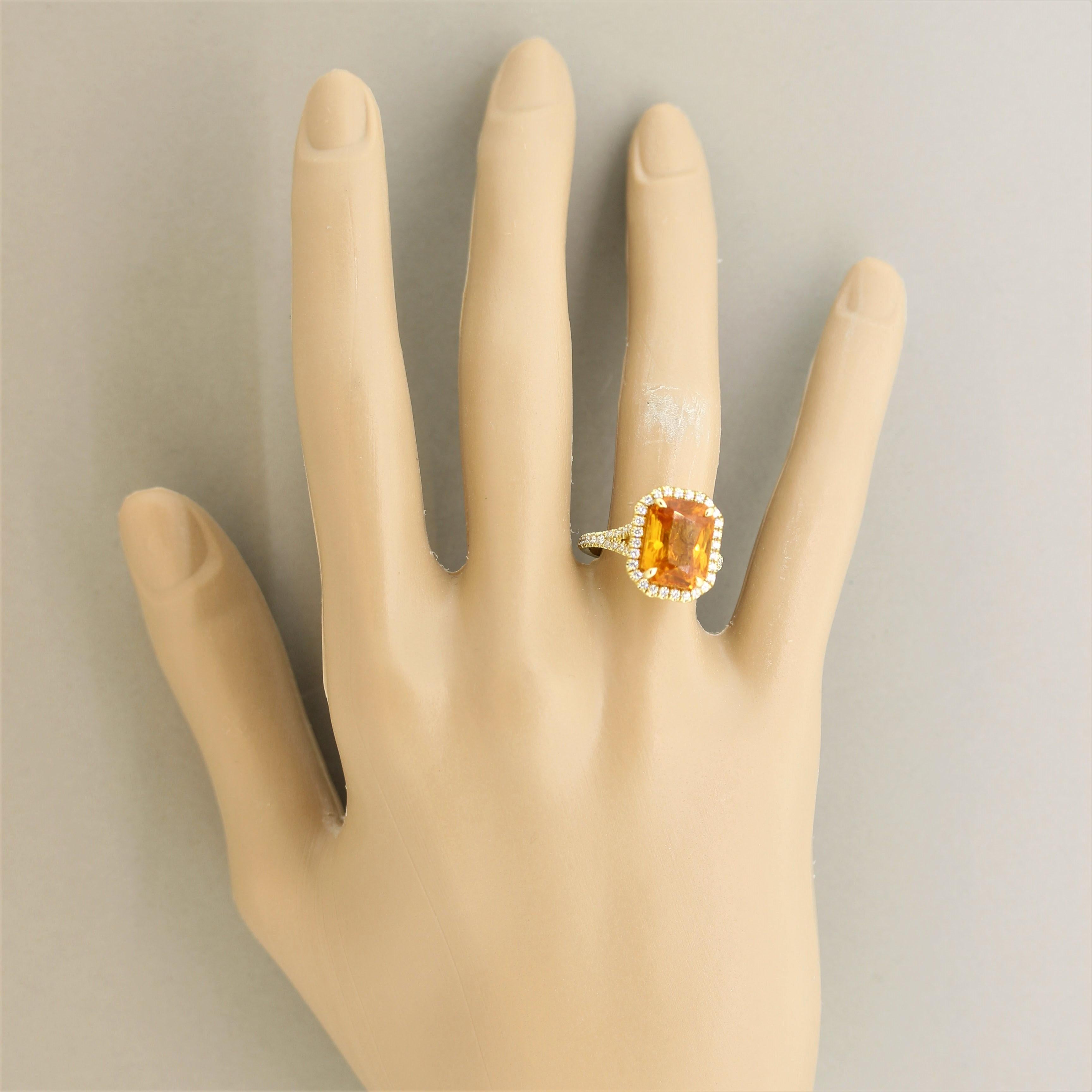 Fancy Orange Sapphire Diamond Gold Ring, GIA Certified For Sale 1