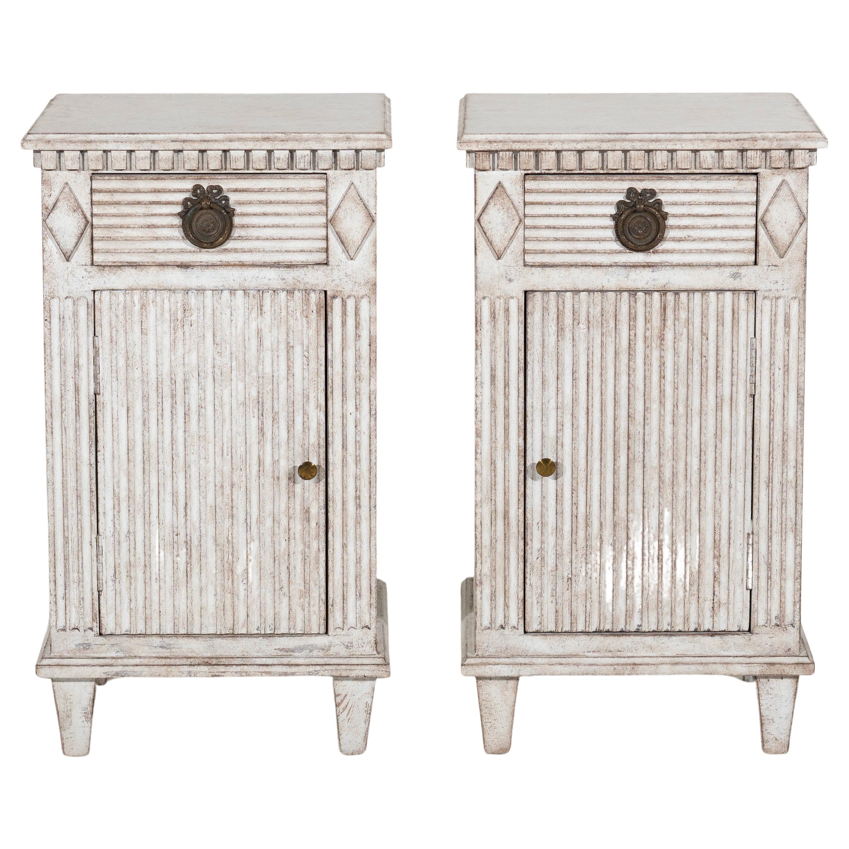 Fancy pair of bedside tables, 19th C. For Sale