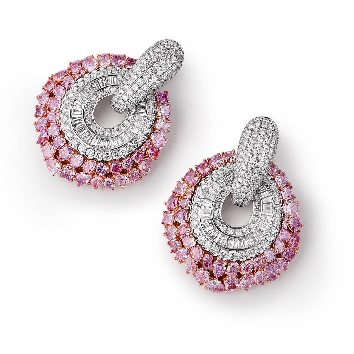 FANCY PINK DIAMOND EARRINGS - 14.46 CT


Set in 18KT White gold


Total pink diamond weight: 8.73 ct
[ 76 diamonds ]
Color: Fancy pink
Clarity: I1

Total tapered baguette white diamond weight: 2.53 ct
[ 61 diamonds ]
Color: G-H
Clarity: VS

Total