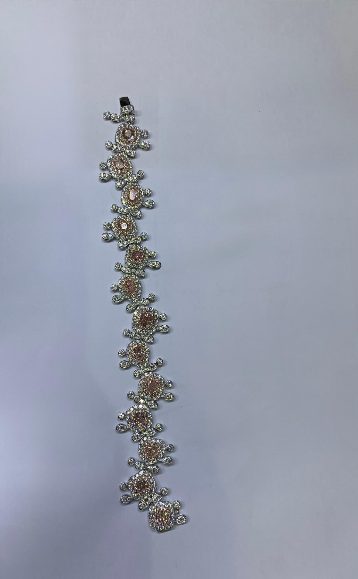 Fancy pink diamond multi cut bracelet 18k white gold en Nuevo estado para la venta en London, GB