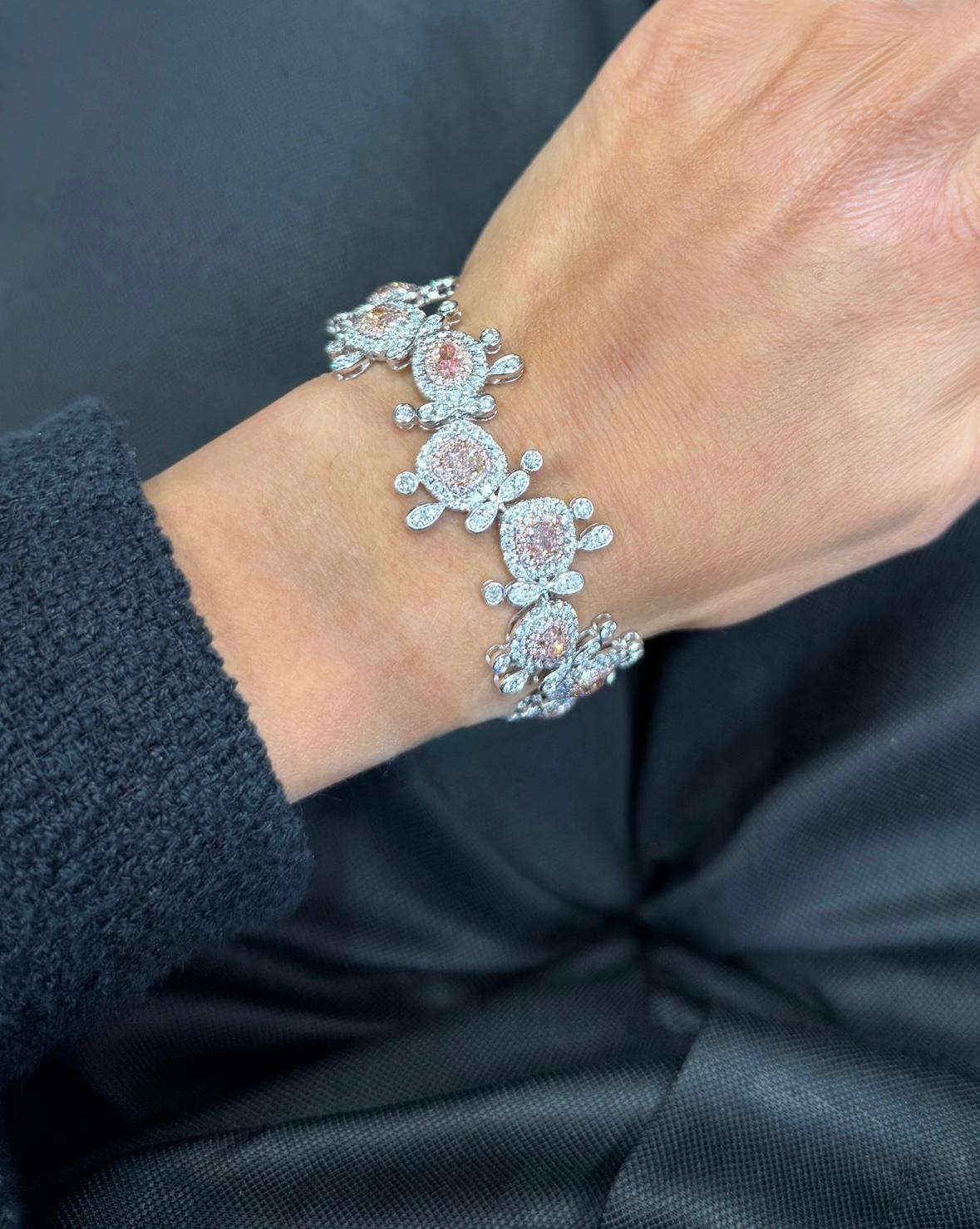 Femenino o masculino Fancy pink diamond multi cut bracelet 18k white gold en venta