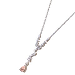 Collier en diamant rose fantaisie taillé en poire avec des diamants naturels