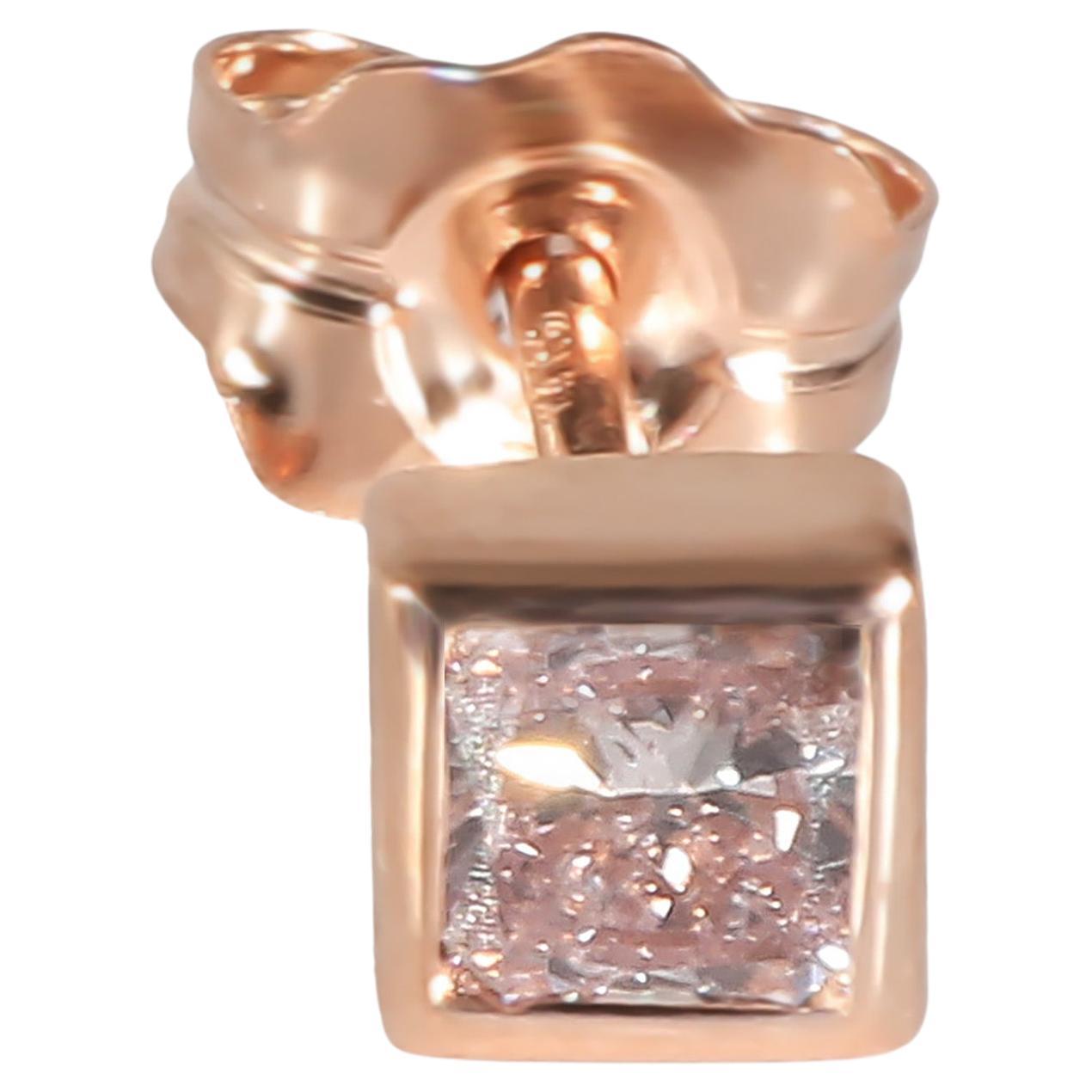 Boucle d
oreille simple en or rose 14K sertie d
un diamant rose fantaisie (0.16 CT Pink/I1) en vente