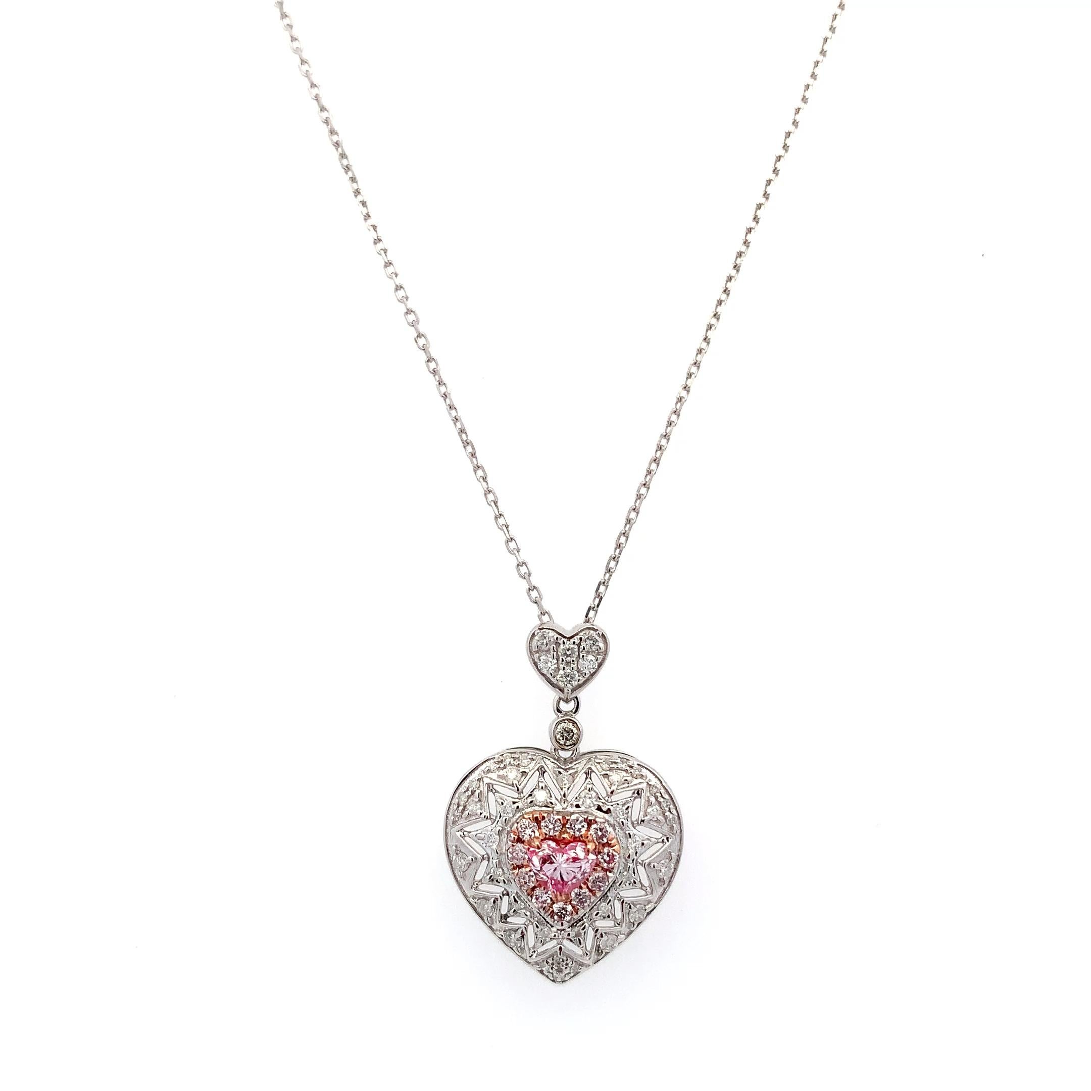 Collana con ciondolo con diamante a forma di cuore in oro bianco 18k In condizioni Nuovo in vendita a London, GB