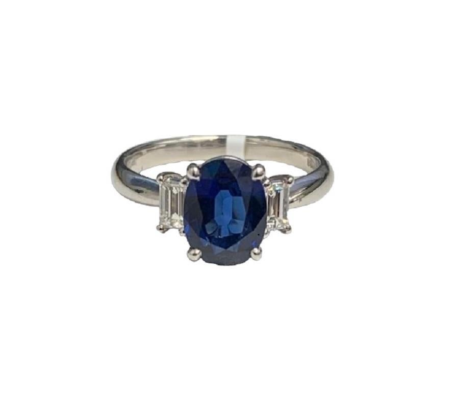 Fancy Platinum 2.294 Carat Sapphire Ring In New Condition For Sale In New York, NY