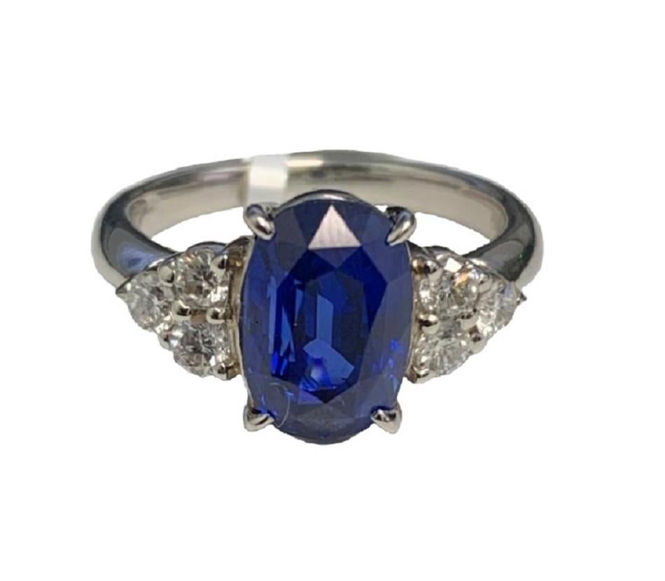 Fancy Platinum 3.68 Carat Sapphire Ring In New Condition For Sale In New York, NY