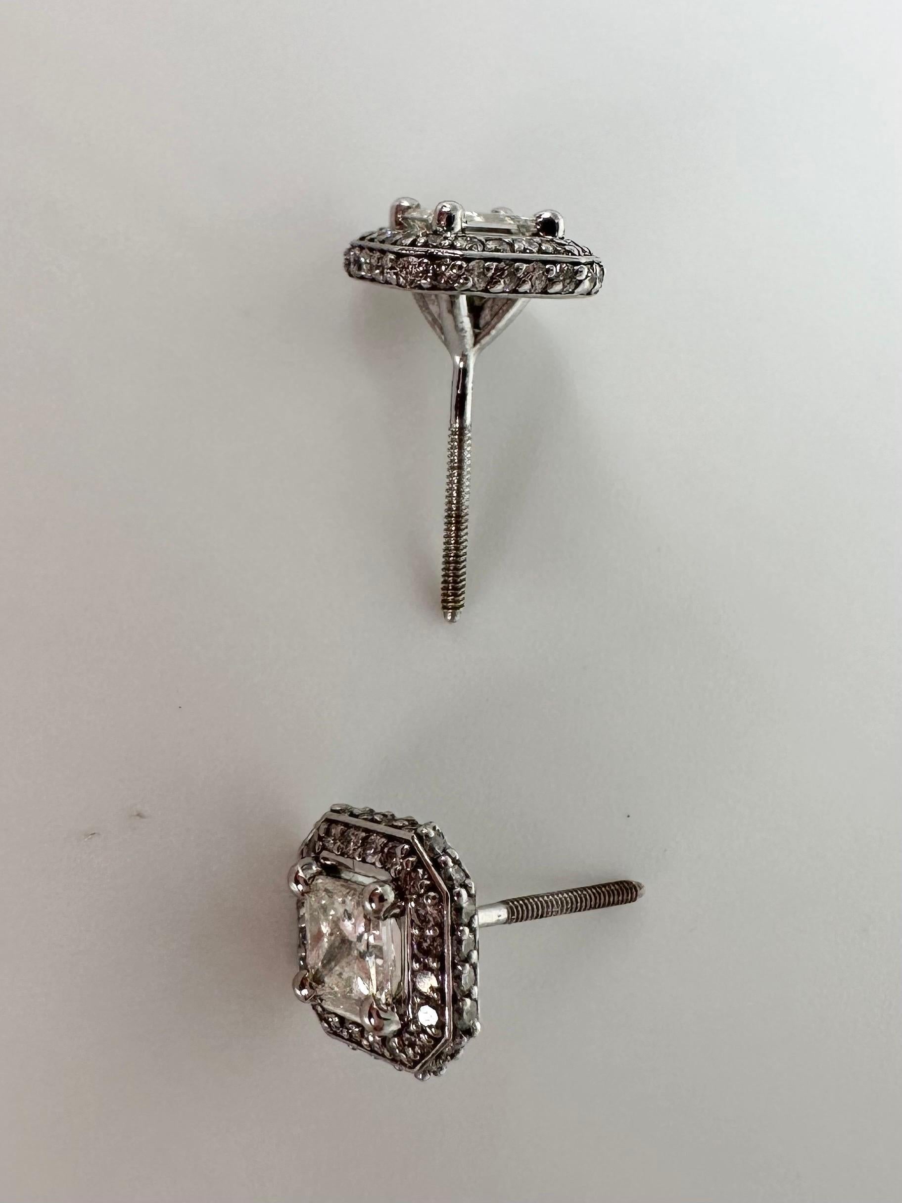 Fancy princess cut diamond stud earrings 1ct 14kt white gold stud earrings In New Condition For Sale In Jupiter, FL