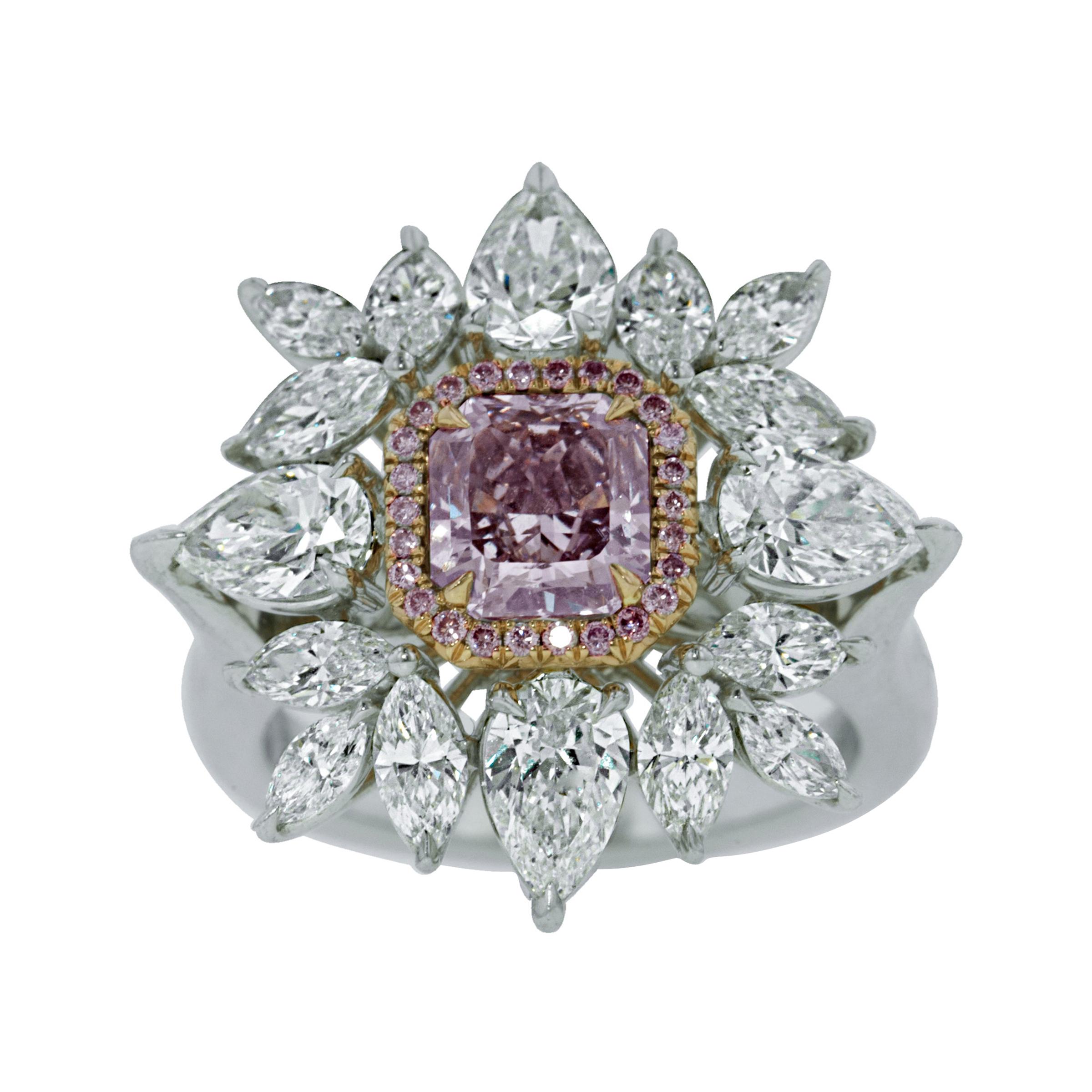 Bague fantaisie en diamant rose pourpre avec pierres en forme de poire et marquise en vente