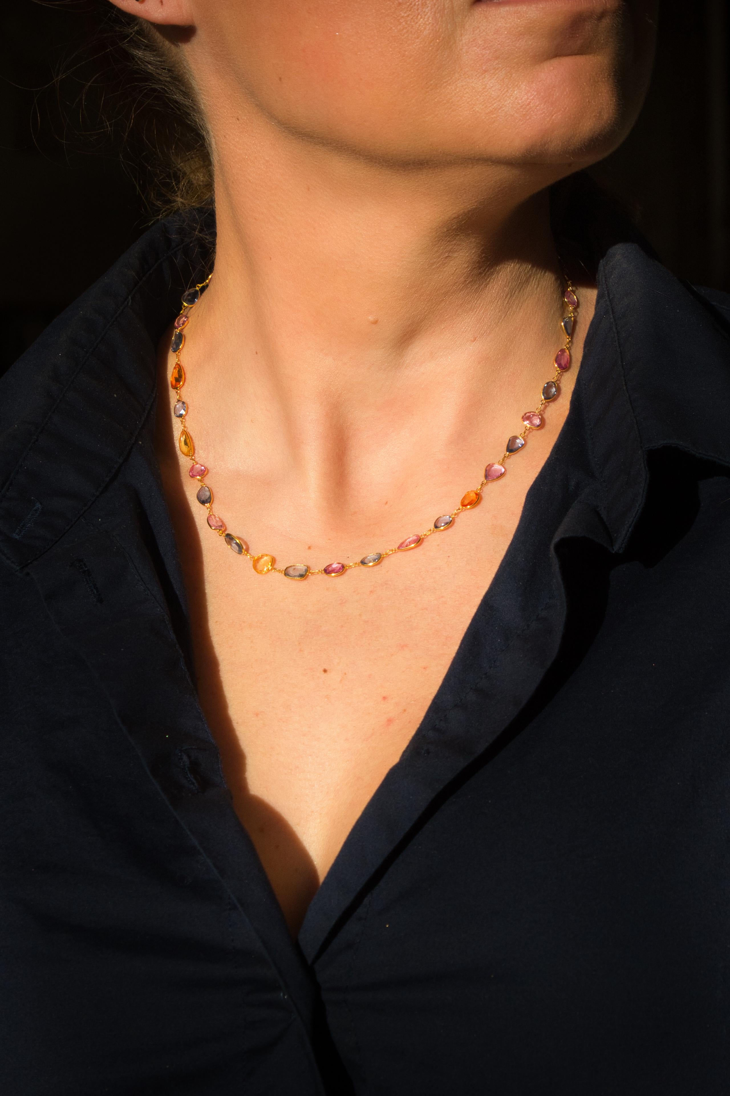 Collana Fancy Sapphire in oro 18 k. in vendita 1
