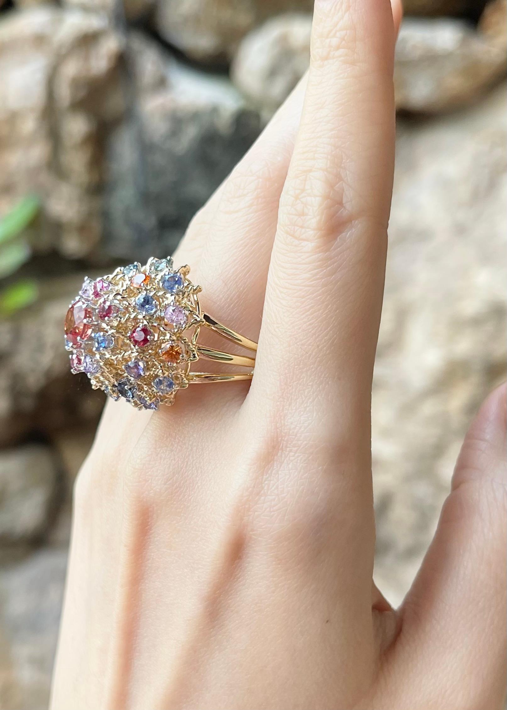 Fancy Sapphire Ring set in Platinum 950 and 18K Gold Settings In New Condition For Sale In Bangkok, TH